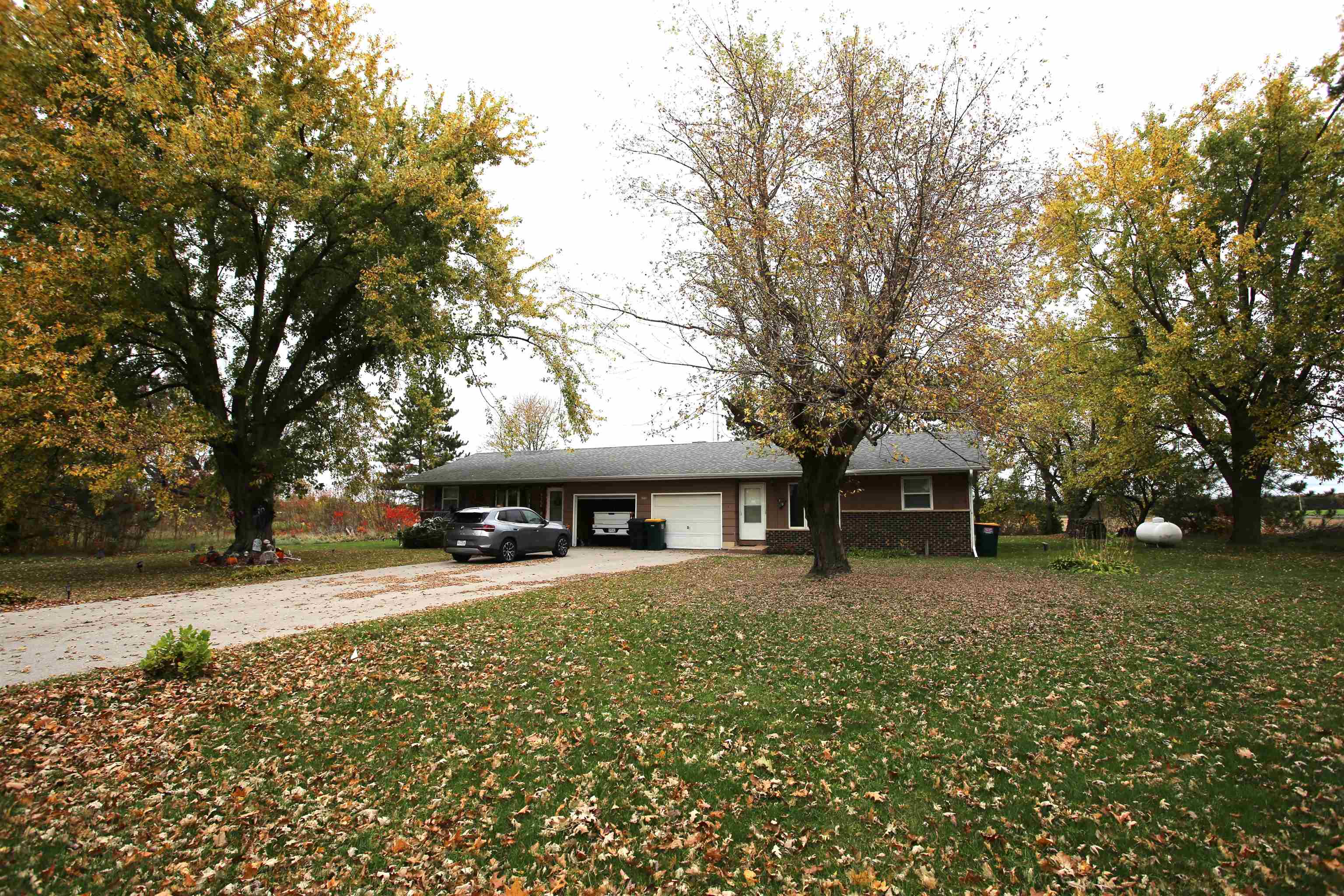 8738 OLD HIGHWAY 18, Amherst, Wisconsin 54406, 2 Bedrooms Bedrooms, 5 Rooms Rooms,1 BathroomBathrooms,Multi-family,For Sale,8738 OLD HIGHWAY 18,22605160
