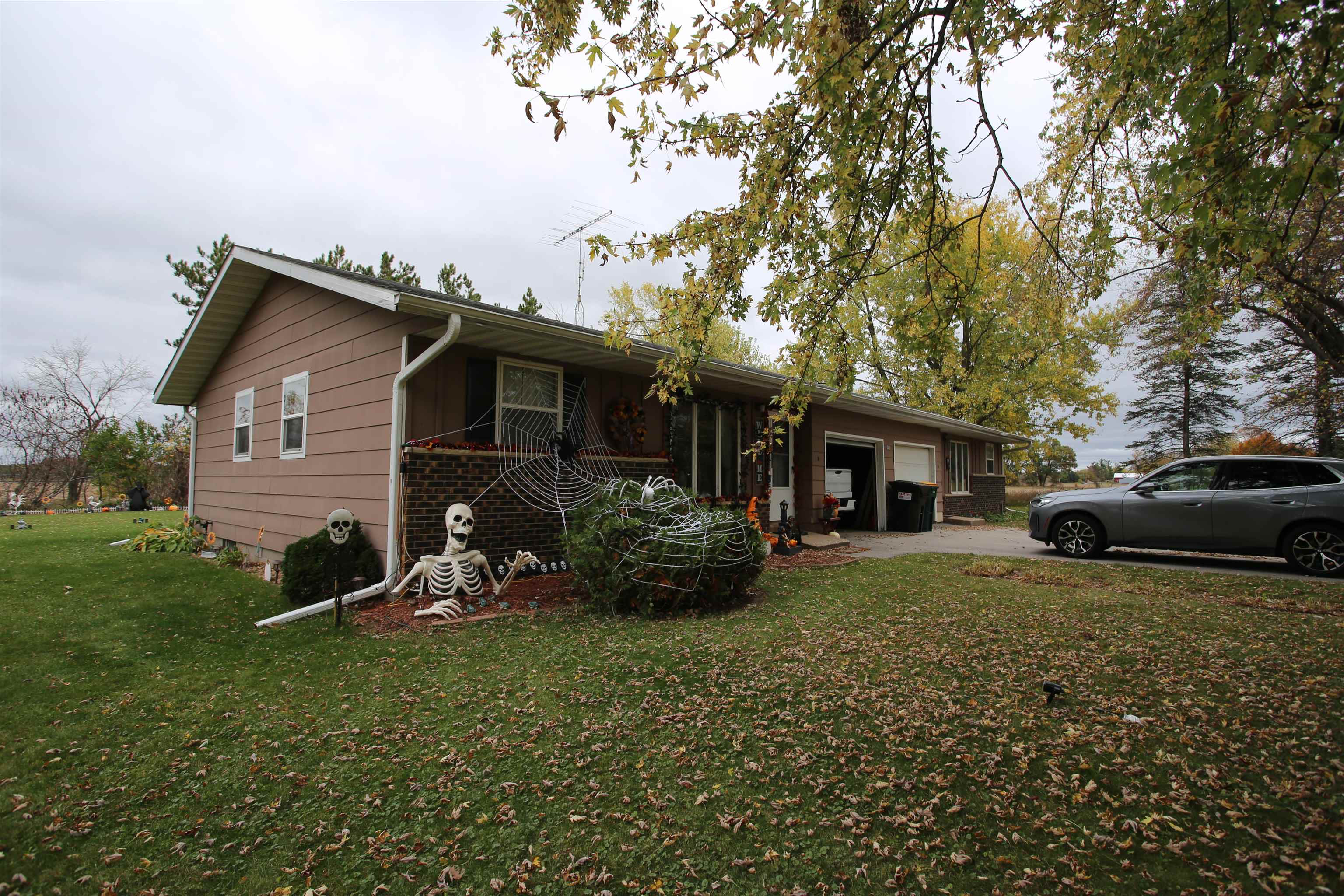 8738 OLD HIGHWAY 18, Amherst, Wisconsin 54406, 2 Bedrooms Bedrooms, 5 Rooms Rooms,1 BathroomBathrooms,Multi-family,For Sale,8738 OLD HIGHWAY 18,22605160