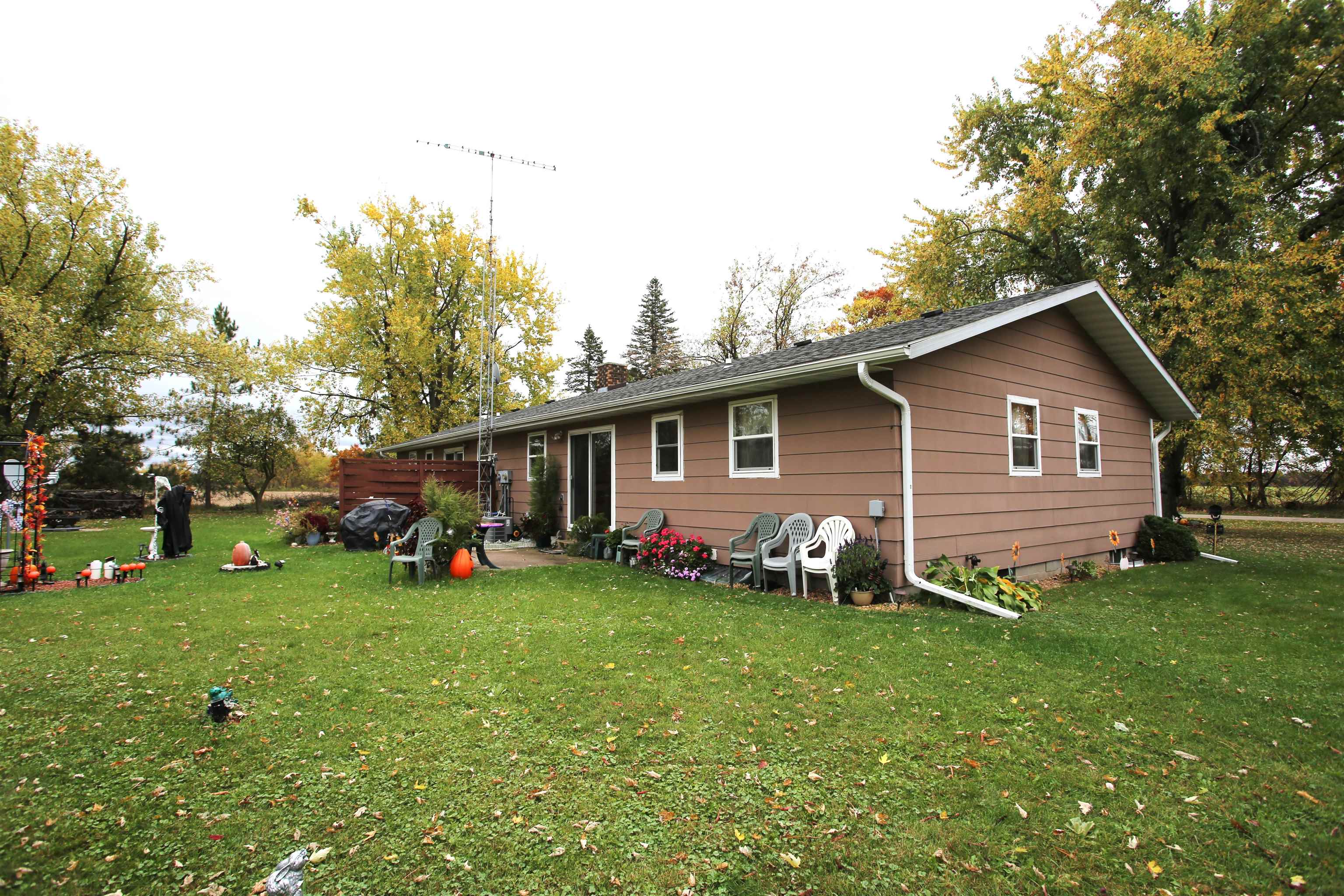 8738 OLD HIGHWAY 18, Amherst, Wisconsin 54406, 2 Bedrooms Bedrooms, 5 Rooms Rooms,1 BathroomBathrooms,Multi-family,For Sale,8738 OLD HIGHWAY 18,22605160