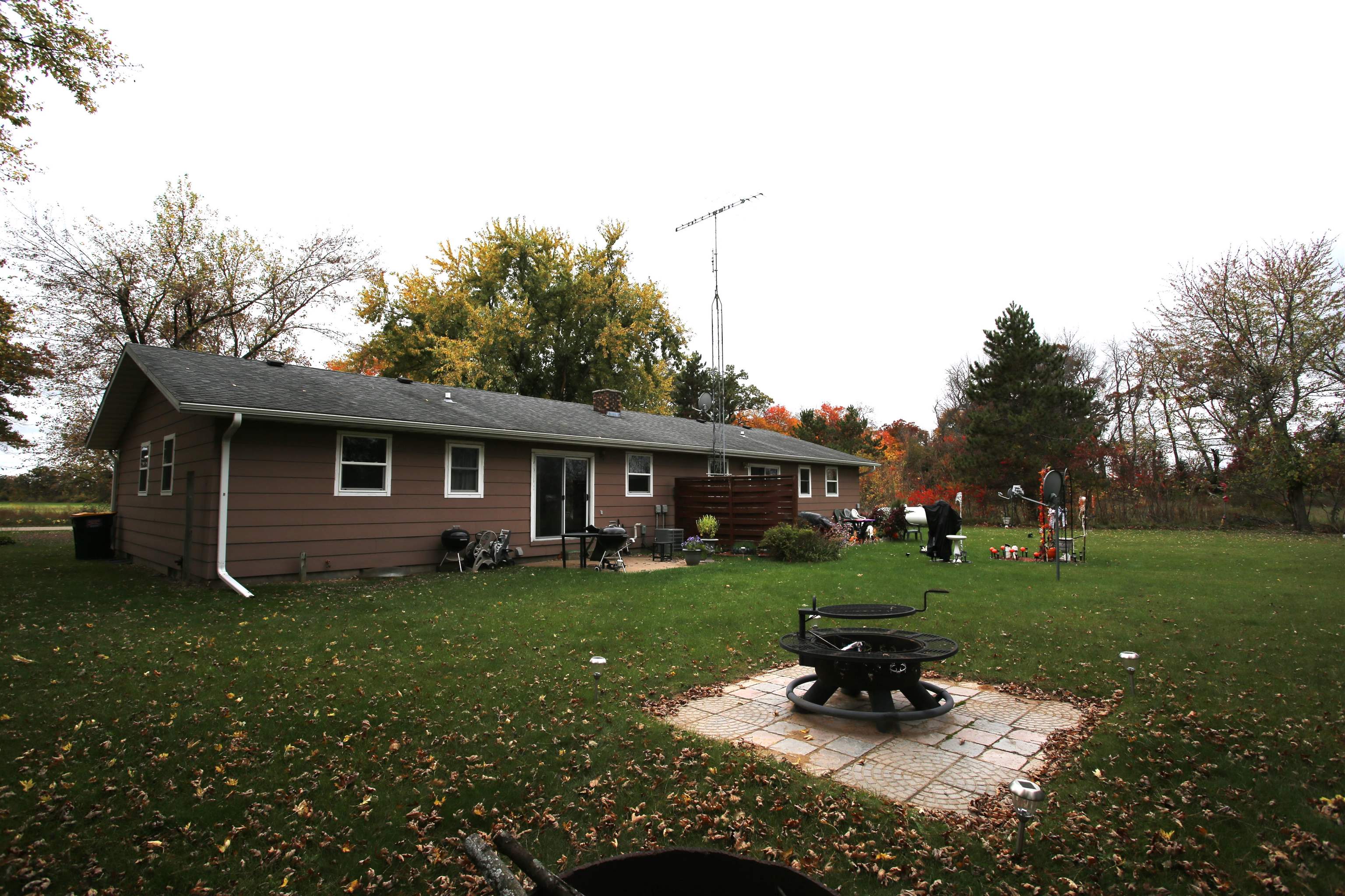 8738 OLD HIGHWAY 18, Amherst, Wisconsin 54406, 2 Bedrooms Bedrooms, 5 Rooms Rooms,1 BathroomBathrooms,Multi-family,For Sale,8738 OLD HIGHWAY 18,22605160