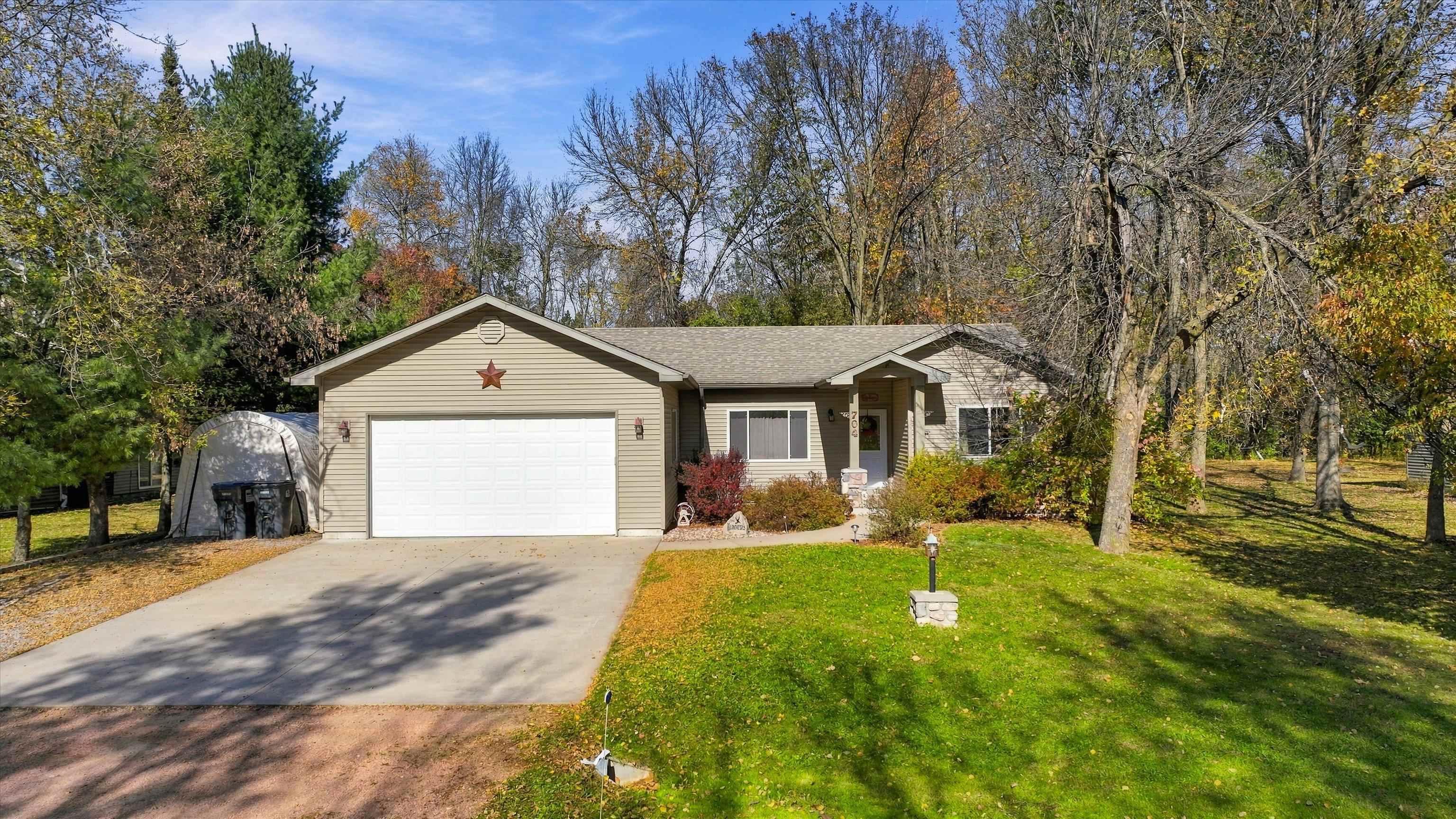 704 W ROBERTS STREET, Spencer, Wisconsin 54479, 3 Bedrooms Bedrooms, ,2 BathroomsBathrooms,Residential,For Sale,704 W ROBERTS STREET,22605162