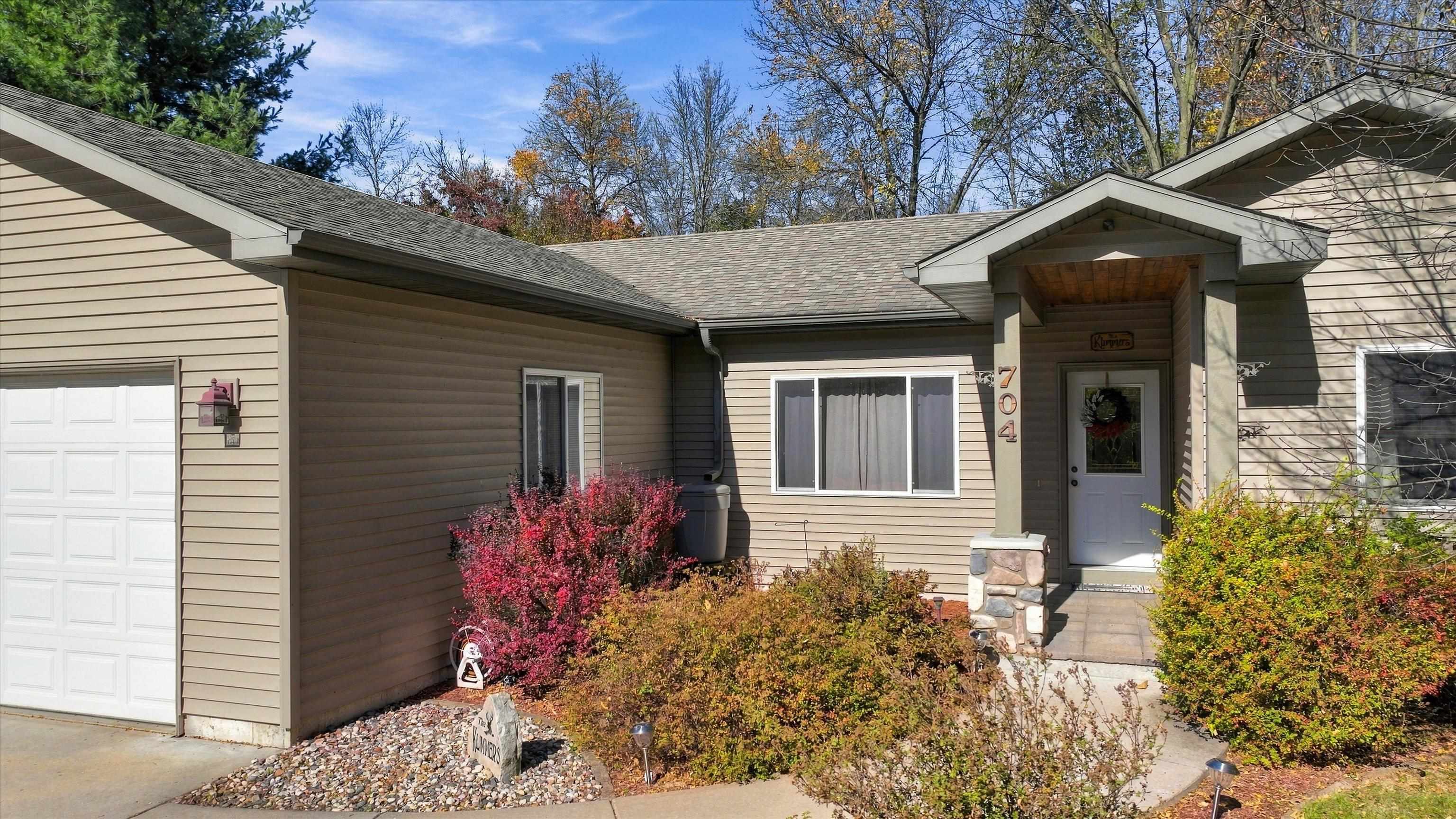 704 W ROBERTS STREET, Spencer, Wisconsin 54479, 3 Bedrooms Bedrooms, ,2 BathroomsBathrooms,Residential,For Sale,704 W ROBERTS STREET,22605162
