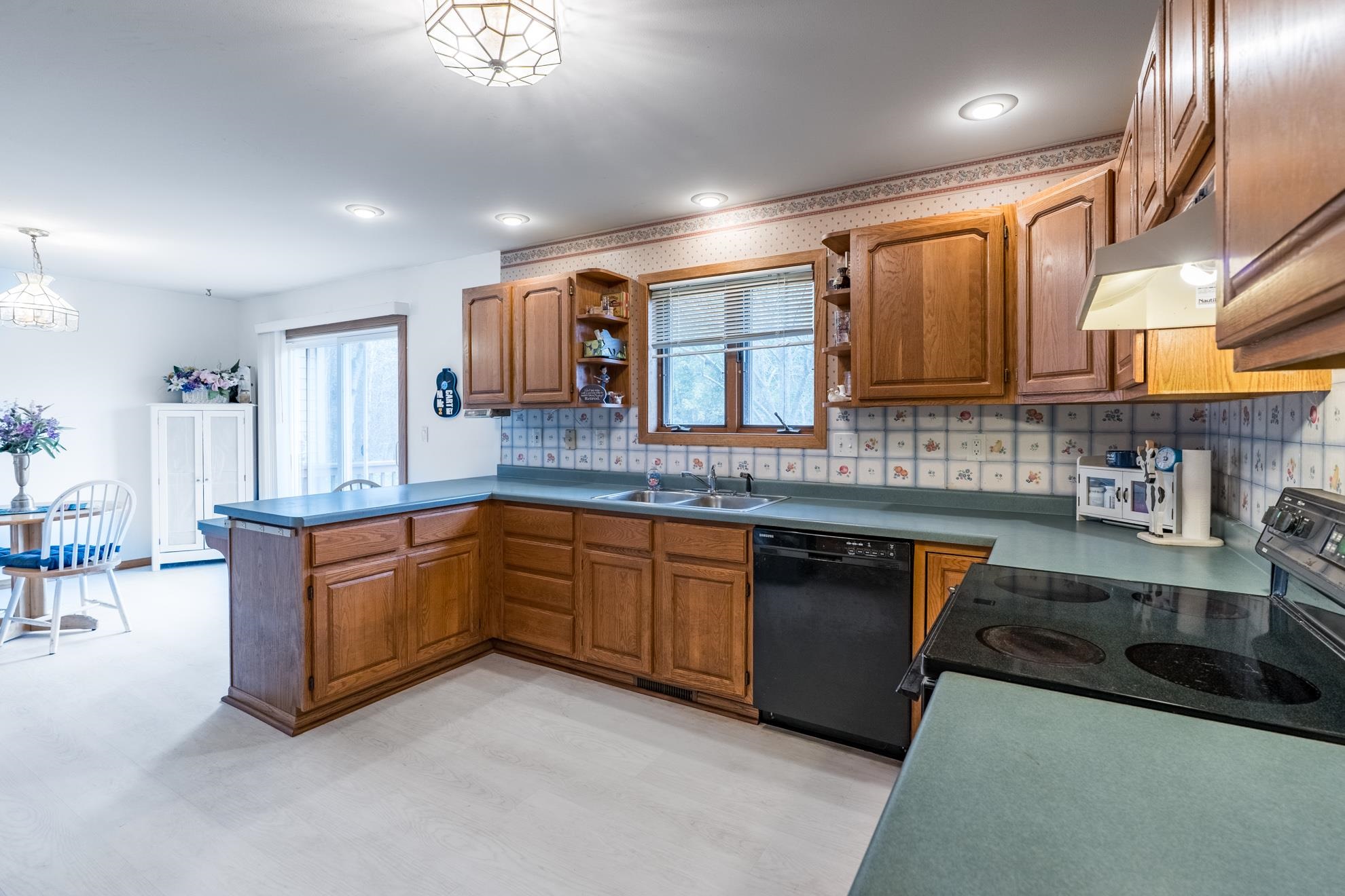 2814 COUNTY ROAD X, Kronenwetter, Wisconsin 54455, 5 Bedrooms Bedrooms, ,3 BathroomsBathrooms,Residential,For Sale,2814 COUNTY ROAD X,22605174