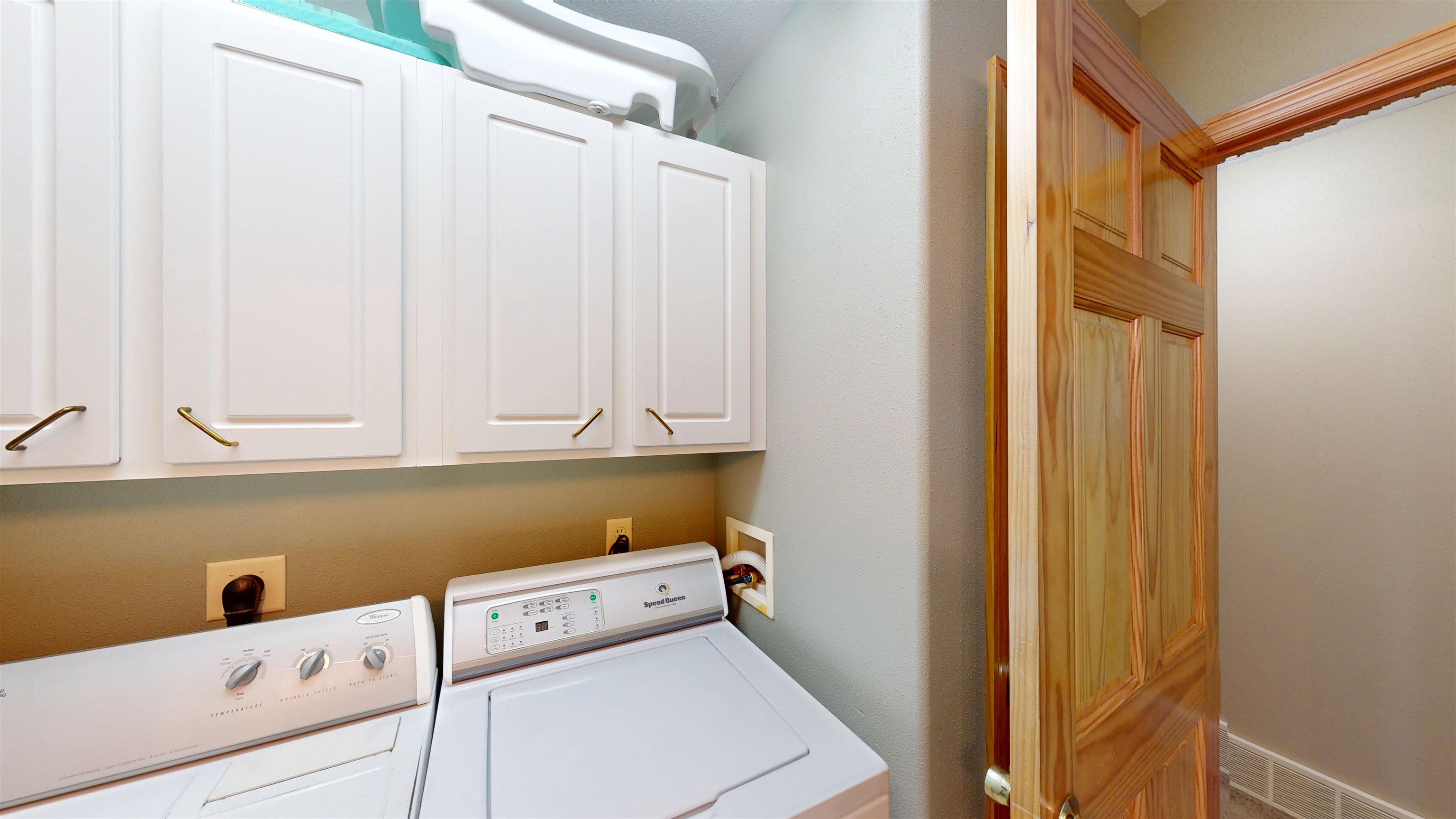 1008 DECKER STREET, Athens, Wisconsin 54411, 3 Bedrooms Bedrooms, ,2 BathroomsBathrooms,Residential,For Sale,1008 DECKER STREET,22605178