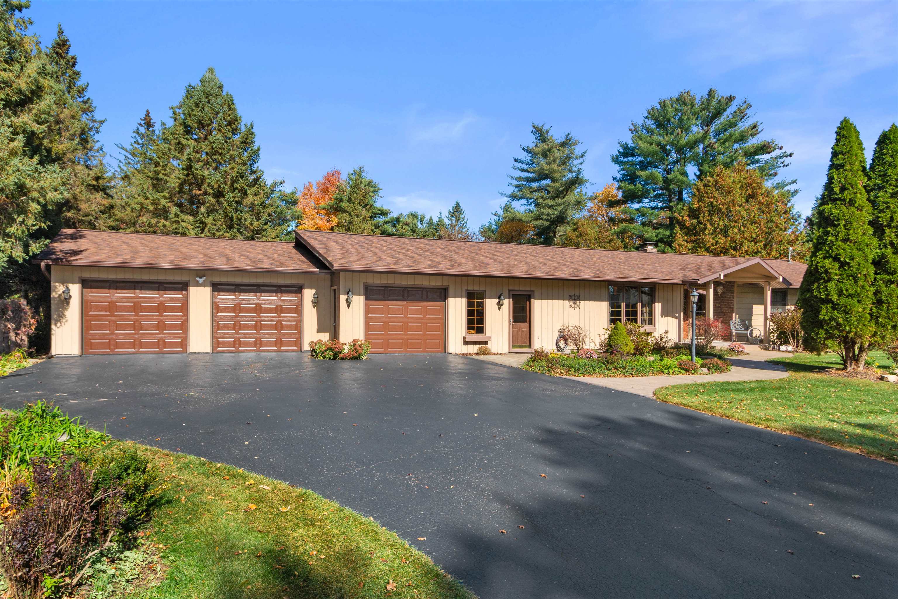 6511 BATAVIA AVENUE, Wisconsin Rapids, Wisconsin 54494, 3 Bedrooms Bedrooms, ,2 BathroomsBathrooms,Residential,For Sale,6511 BATAVIA AVENUE,22605179