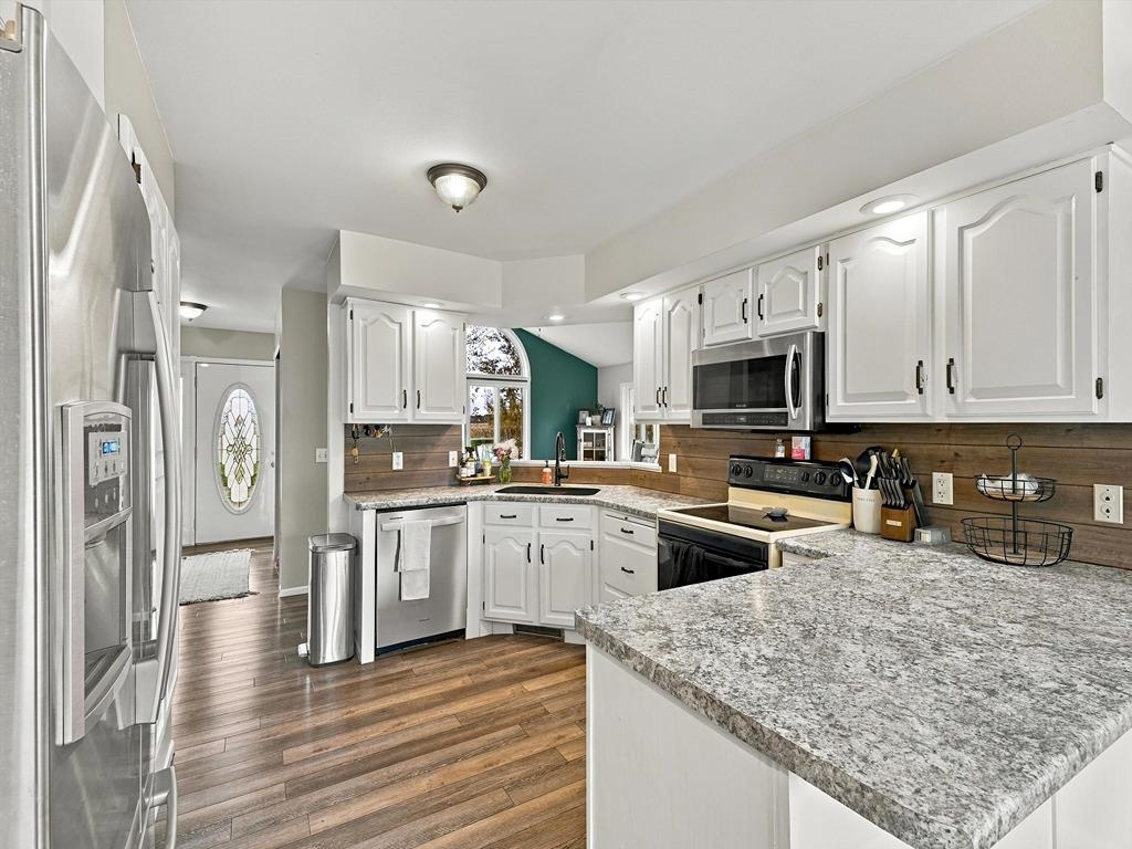 6011 YELLOWSTONE DRIVE, Auburndale, Wisconsin 54412, 4 Bedrooms Bedrooms, ,2 BathroomsBathrooms,Residential,For Sale,6011 YELLOWSTONE DRIVE,22605181