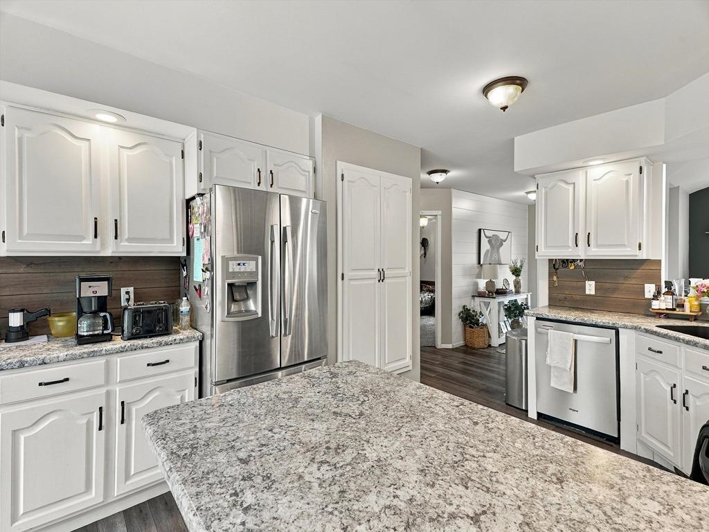 6011 YELLOWSTONE DRIVE, Auburndale, Wisconsin 54412, 4 Bedrooms Bedrooms, ,2 BathroomsBathrooms,Residential,For Sale,6011 YELLOWSTONE DRIVE,22605181
