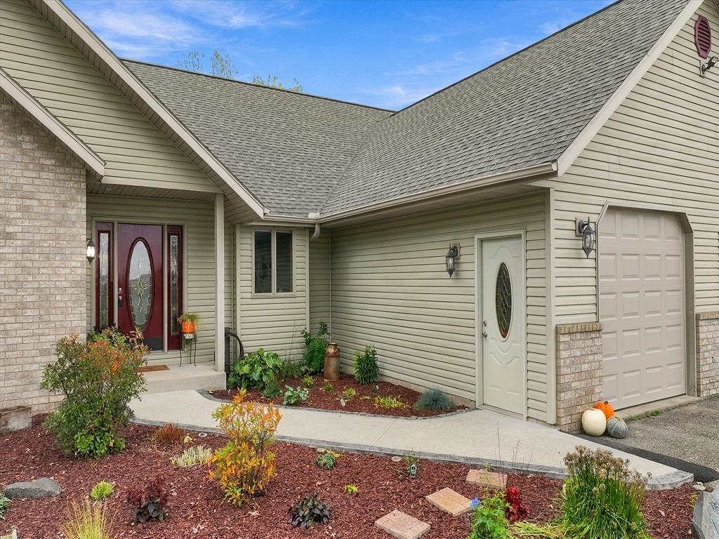 6011 YELLOWSTONE DRIVE, Auburndale, Wisconsin 54412, 4 Bedrooms Bedrooms, ,2 BathroomsBathrooms,Residential,For Sale,6011 YELLOWSTONE DRIVE,22605181