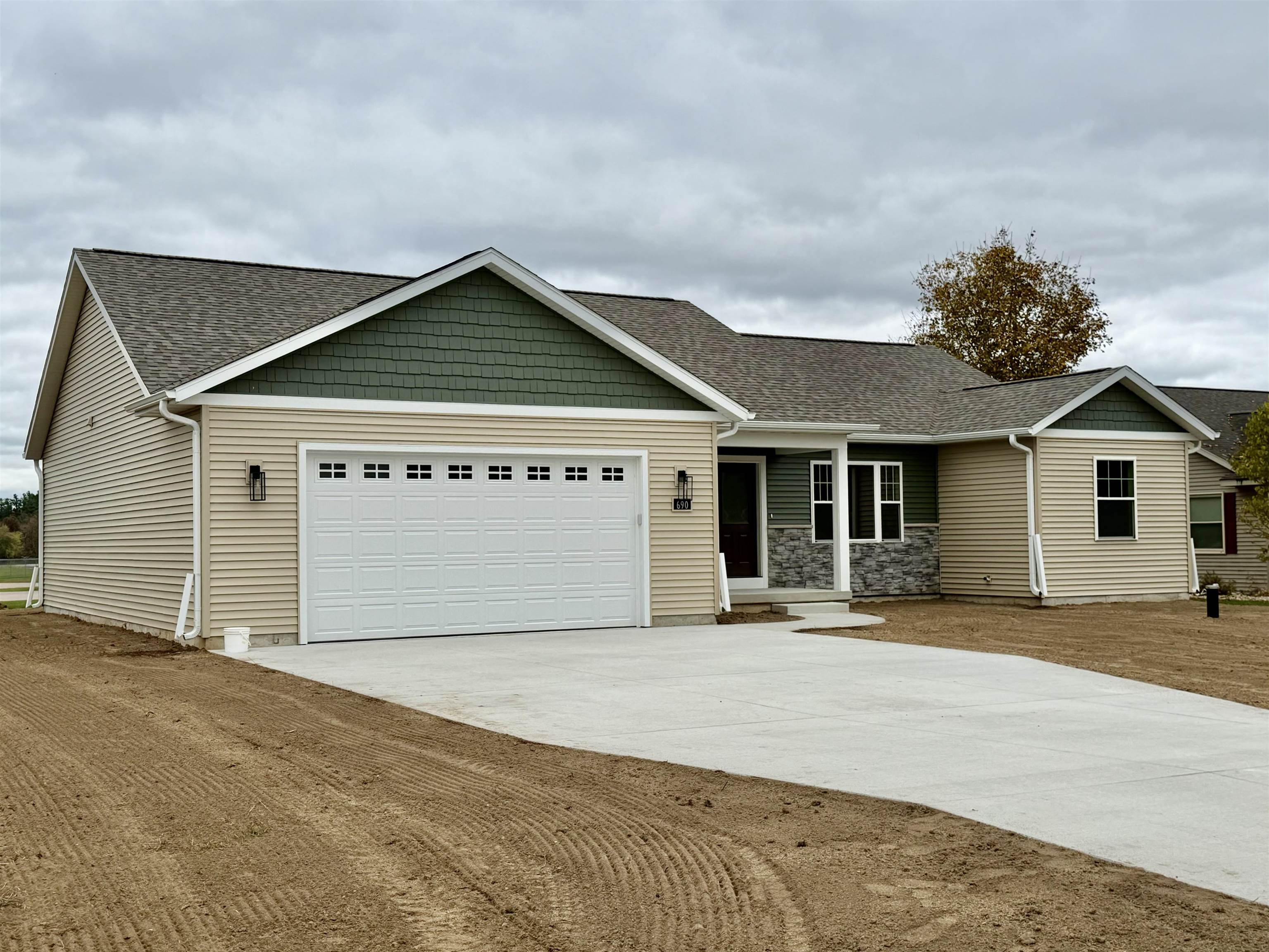 690 OAK STREET, Scandinavia, Wisconsin 54977, 3 Bedrooms Bedrooms, ,2 BathroomsBathrooms,Residential,For Sale,690 OAK STREET,22605184