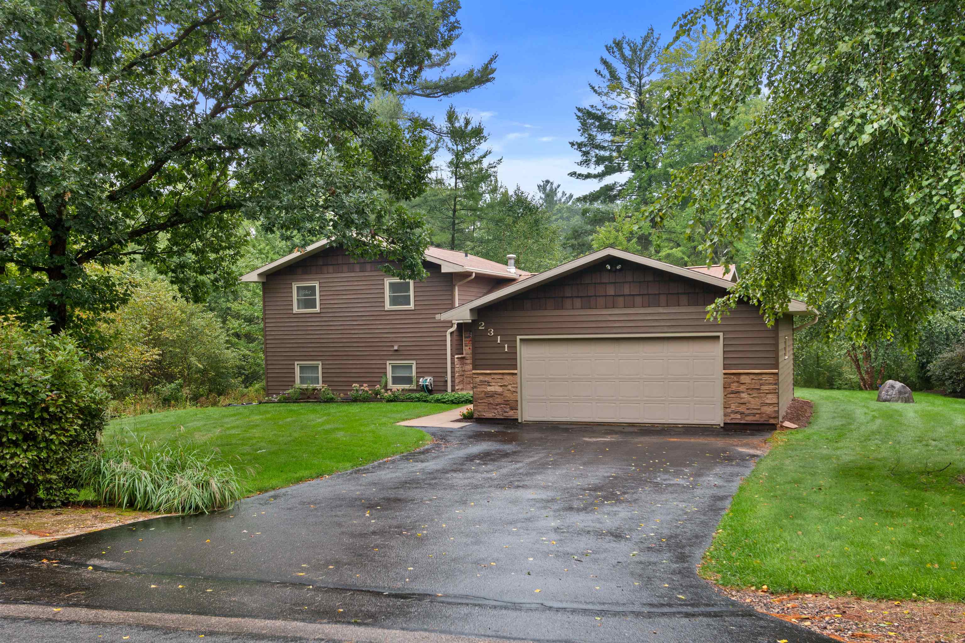 2311 RAINBOW DRIVE, Plover, Wisconsin 54467, 4 Bedrooms Bedrooms, ,3 BathroomsBathrooms,Residential,For Sale,2311 RAINBOW DRIVE,22605187