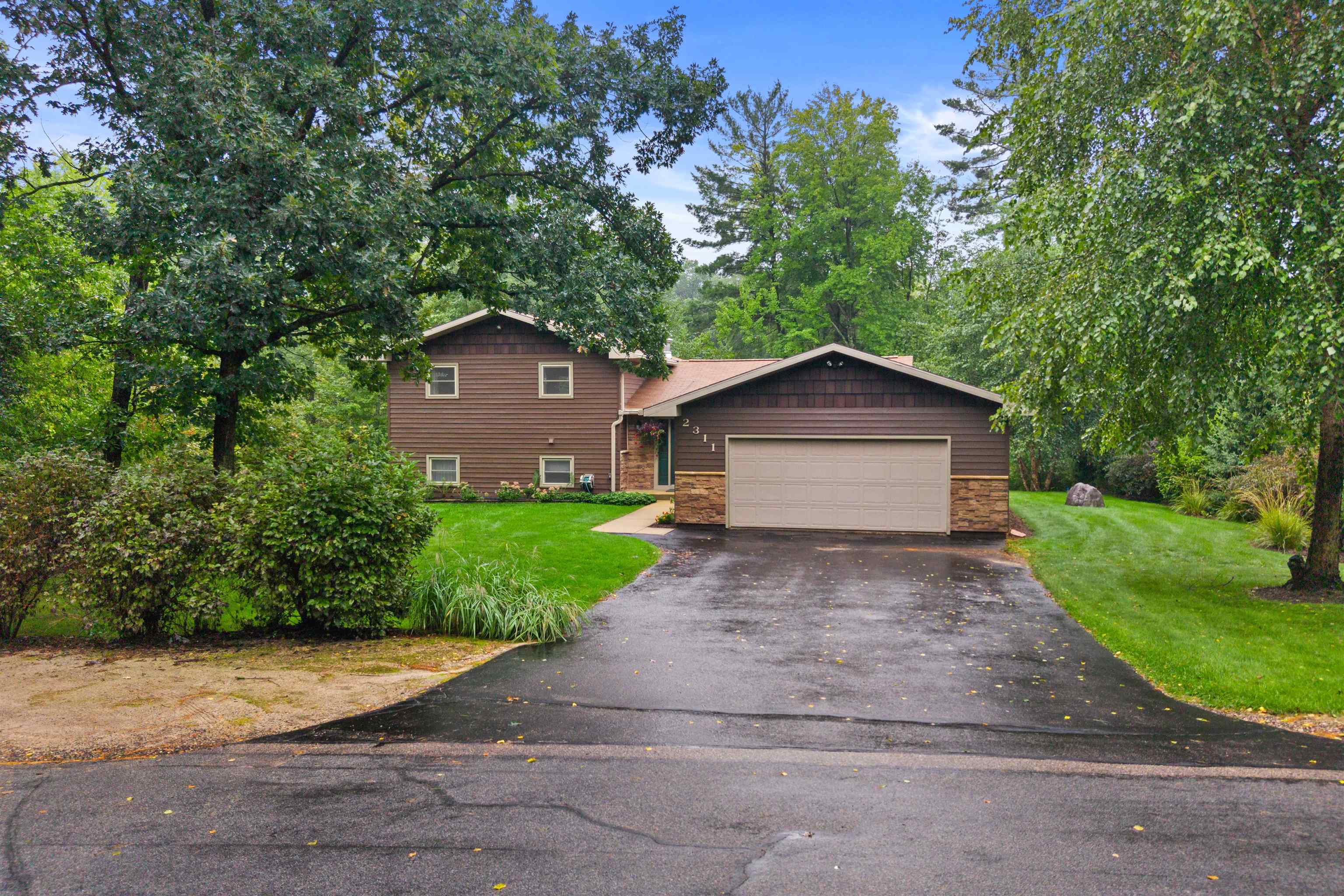 2311 RAINBOW DRIVE, Plover, Wisconsin 54467, 4 Bedrooms Bedrooms, ,3 BathroomsBathrooms,Residential,For Sale,2311 RAINBOW DRIVE,22605187