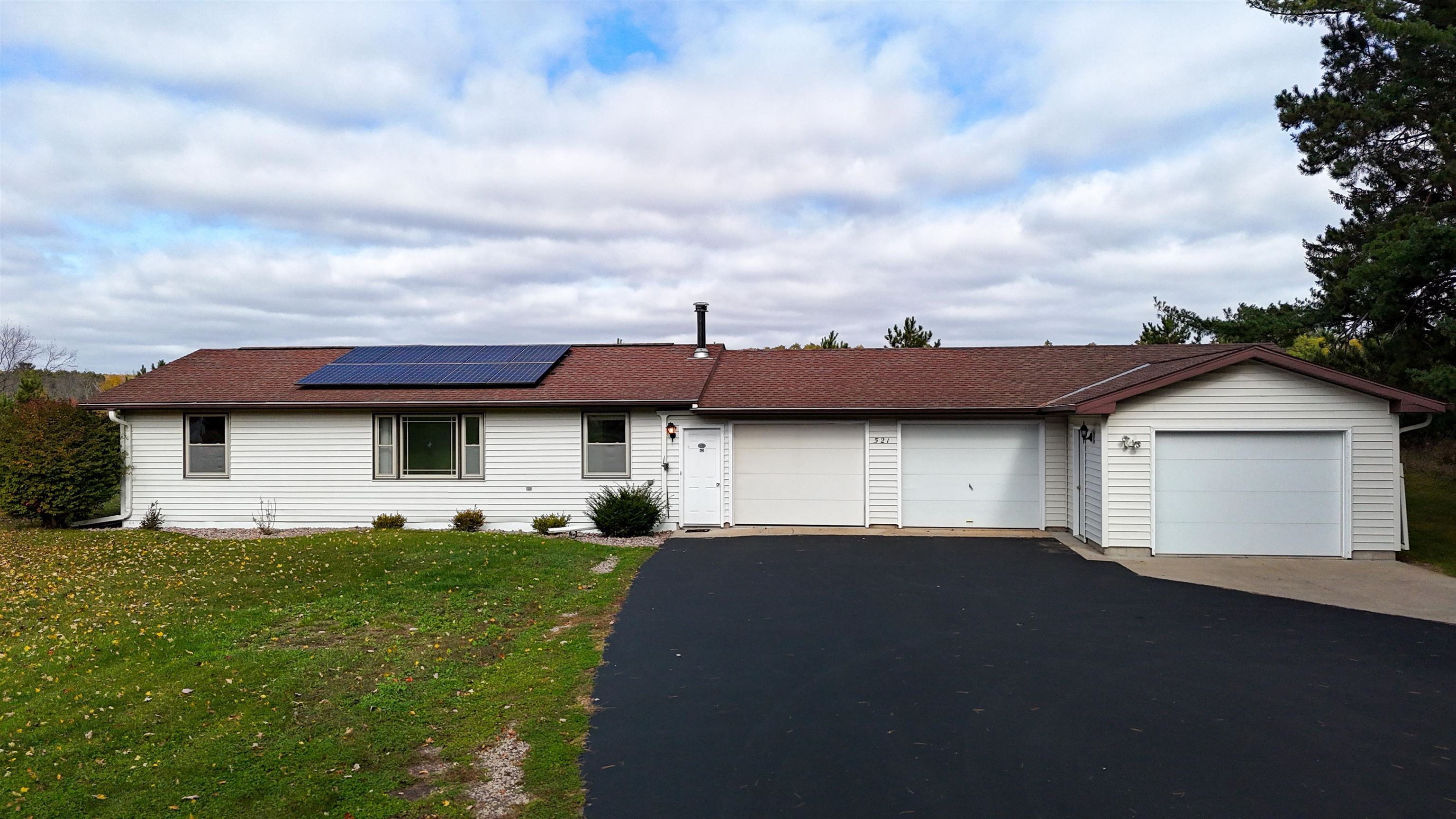 521 BAILEY STREET, Waupaca, Wisconsin 54981, 3 Bedrooms Bedrooms, ,2 BathroomsBathrooms,Residential,For Sale,521 BAILEY STREET,22605188