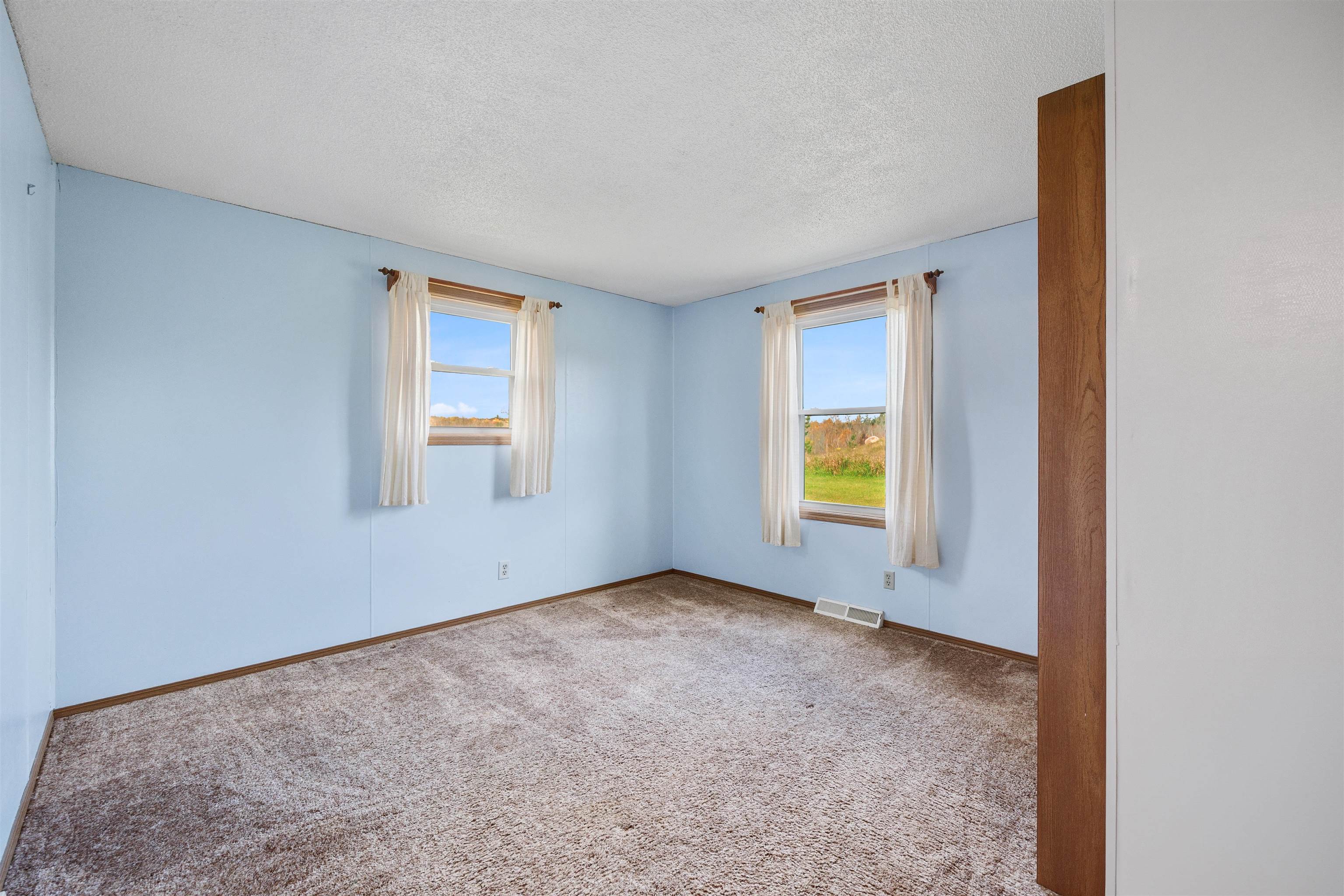 521 BAILEY STREET, Waupaca, Wisconsin 54981, 3 Bedrooms Bedrooms, ,2 BathroomsBathrooms,Residential,For Sale,521 BAILEY STREET,22605188