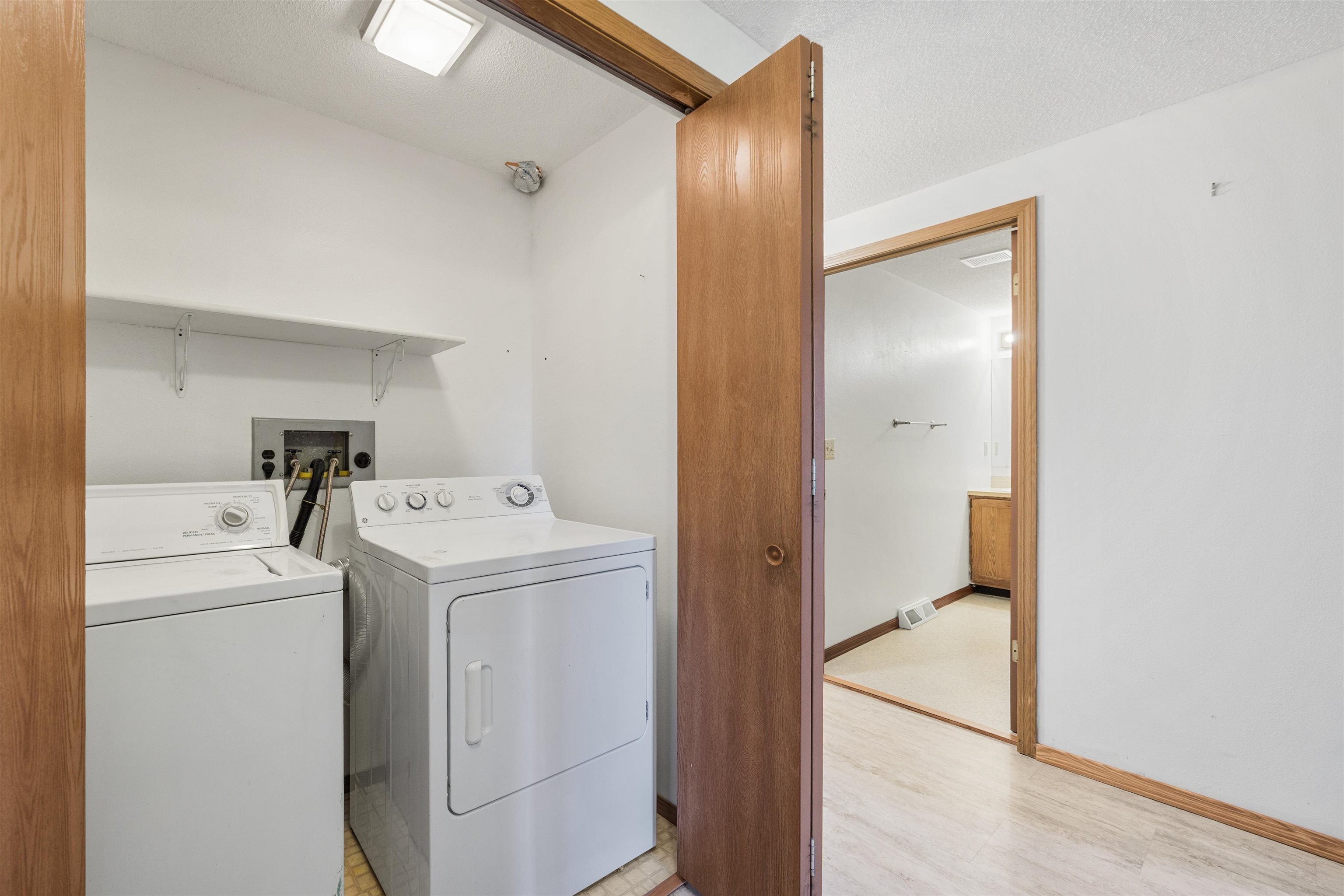 521 BAILEY STREET, Waupaca, Wisconsin 54981, 3 Bedrooms Bedrooms, ,2 BathroomsBathrooms,Residential,For Sale,521 BAILEY STREET,22605188