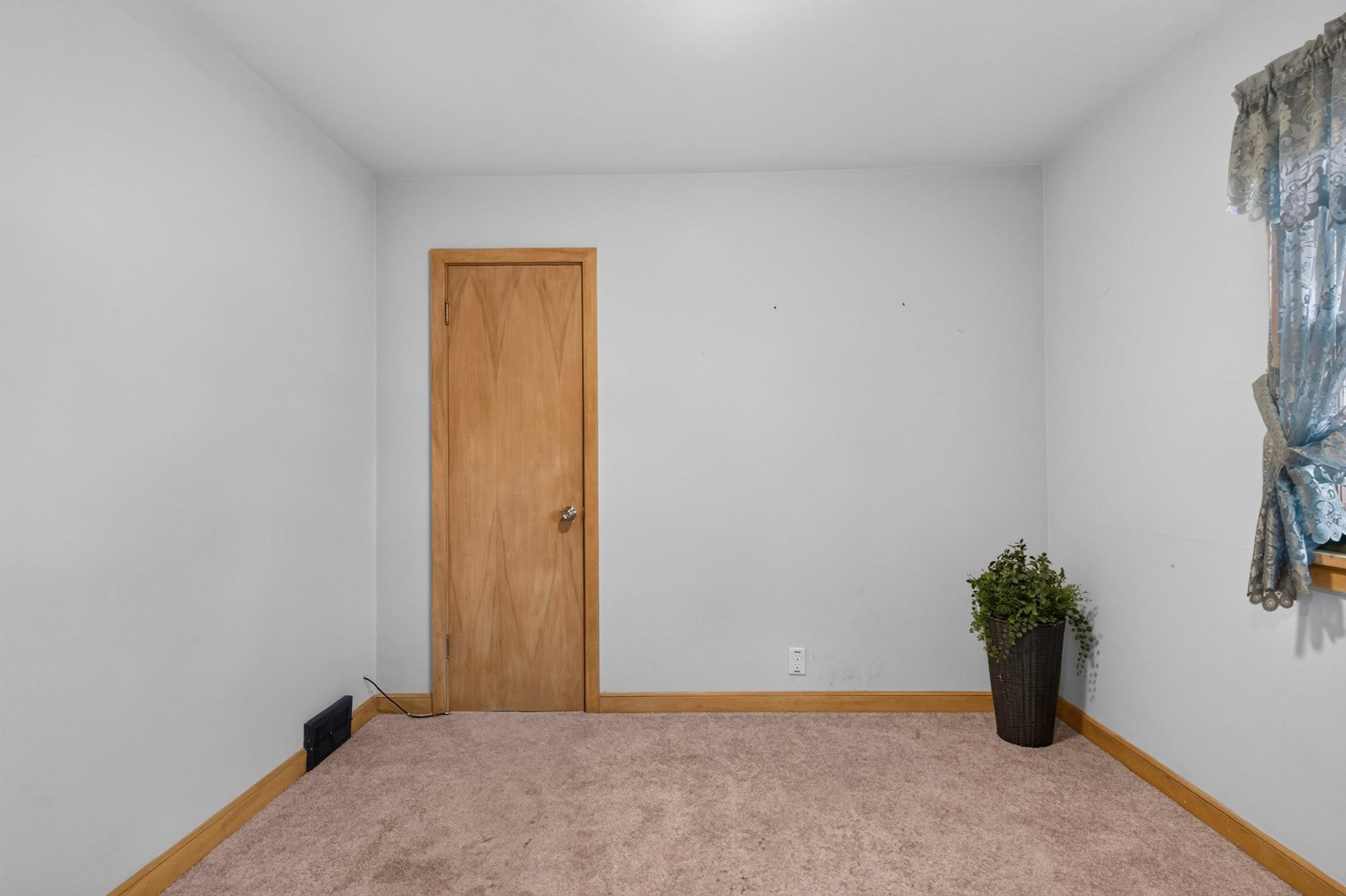 1430 WOODBINE STREET, Wisconsin Rapids, Wisconsin 54495, 3 Bedrooms Bedrooms, ,3 BathroomsBathrooms,Residential,For Sale,1430 WOODBINE STREET,22605203
