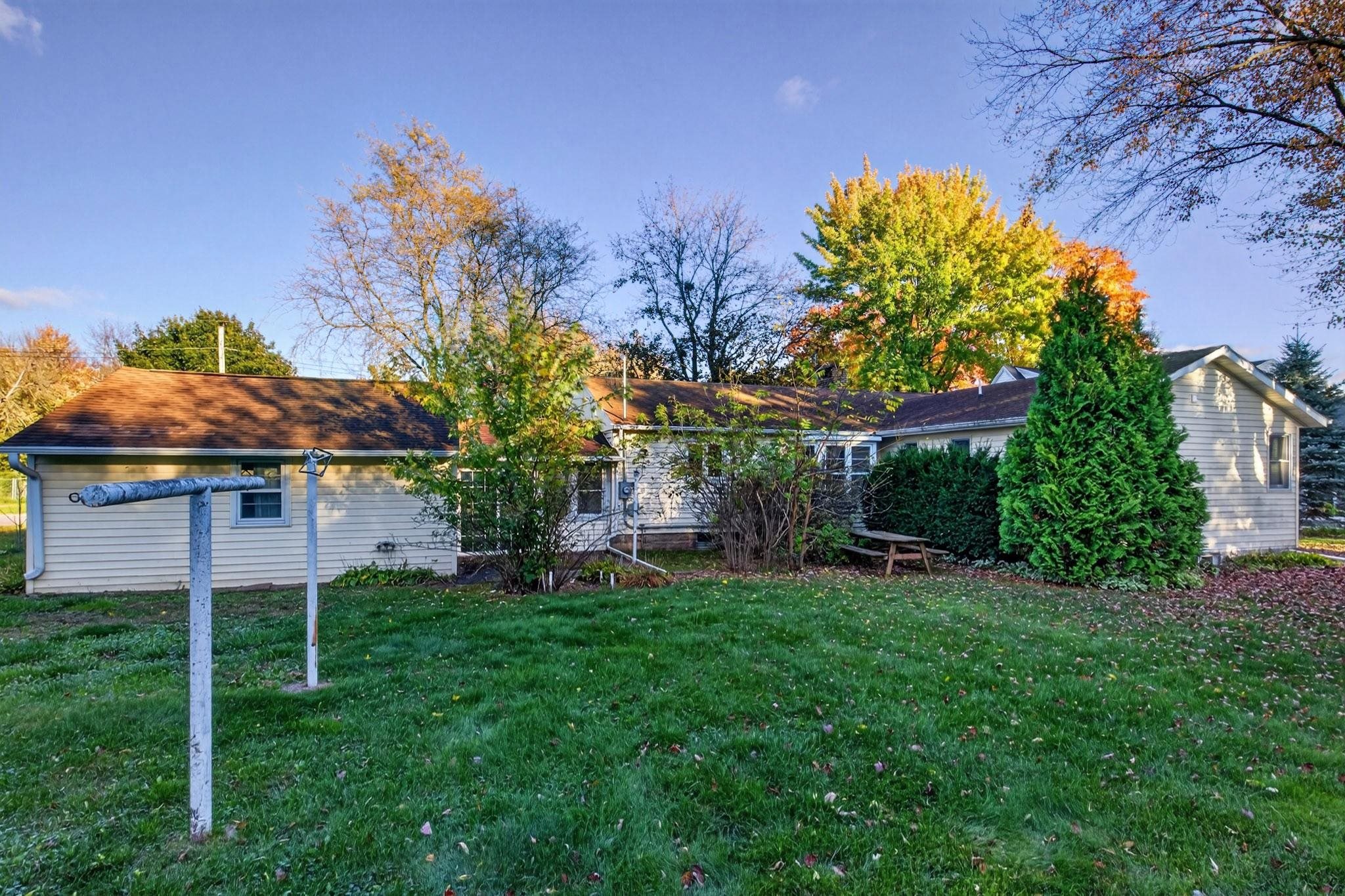 1430 WOODBINE STREET, Wisconsin Rapids, Wisconsin 54495, 3 Bedrooms Bedrooms, ,3 BathroomsBathrooms,Residential,For Sale,1430 WOODBINE STREET,22605203