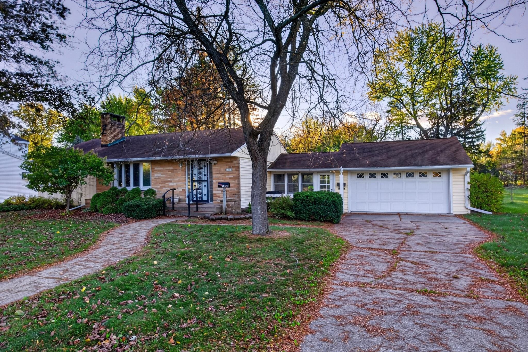 1430 WOODBINE STREET, Wisconsin Rapids, Wisconsin 54495, 3 Bedrooms Bedrooms, ,3 BathroomsBathrooms,Residential,For Sale,1430 WOODBINE STREET,22605203