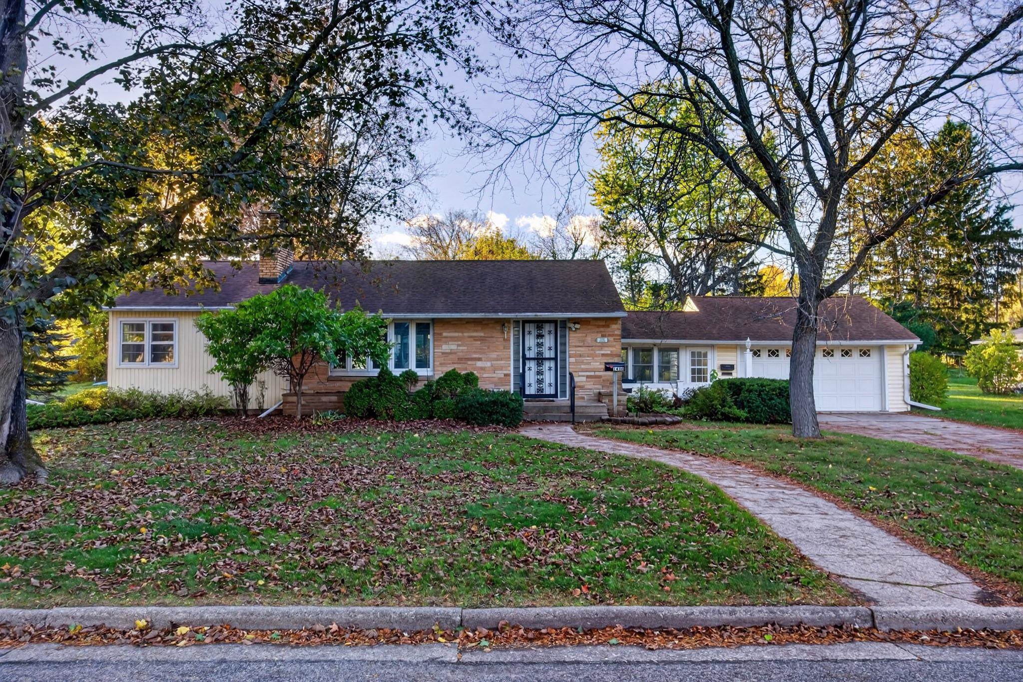 1430 WOODBINE STREET, Wisconsin Rapids, Wisconsin 54495, 3 Bedrooms Bedrooms, ,3 BathroomsBathrooms,Residential,For Sale,1430 WOODBINE STREET,22605203