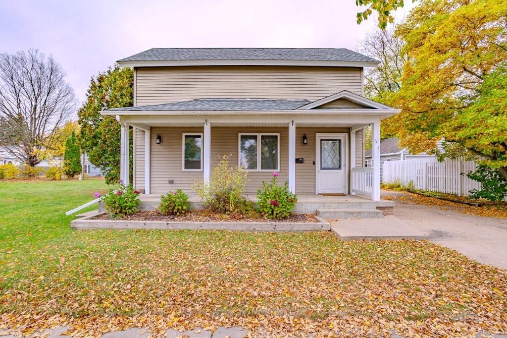 614 E UNION AVENUE, Wausau, Wisconsin 54403, 2 Bedrooms Bedrooms, ,2 BathroomsBathrooms,Residential,For Sale,614 E UNION AVENUE,22605208