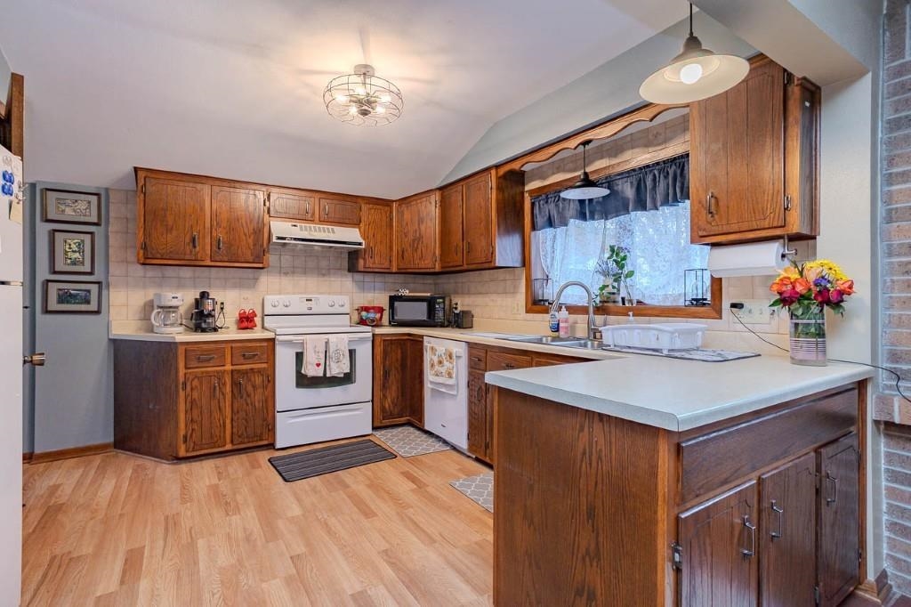 614 E UNION AVENUE, Wausau, Wisconsin 54403, 2 Bedrooms Bedrooms, ,2 BathroomsBathrooms,Residential,For Sale,614 E UNION AVENUE,22605208