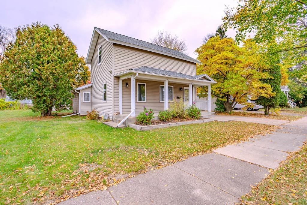 614 E UNION AVENUE, Wausau, Wisconsin 54403, 2 Bedrooms Bedrooms, ,2 BathroomsBathrooms,Residential,For Sale,614 E UNION AVENUE,22605208