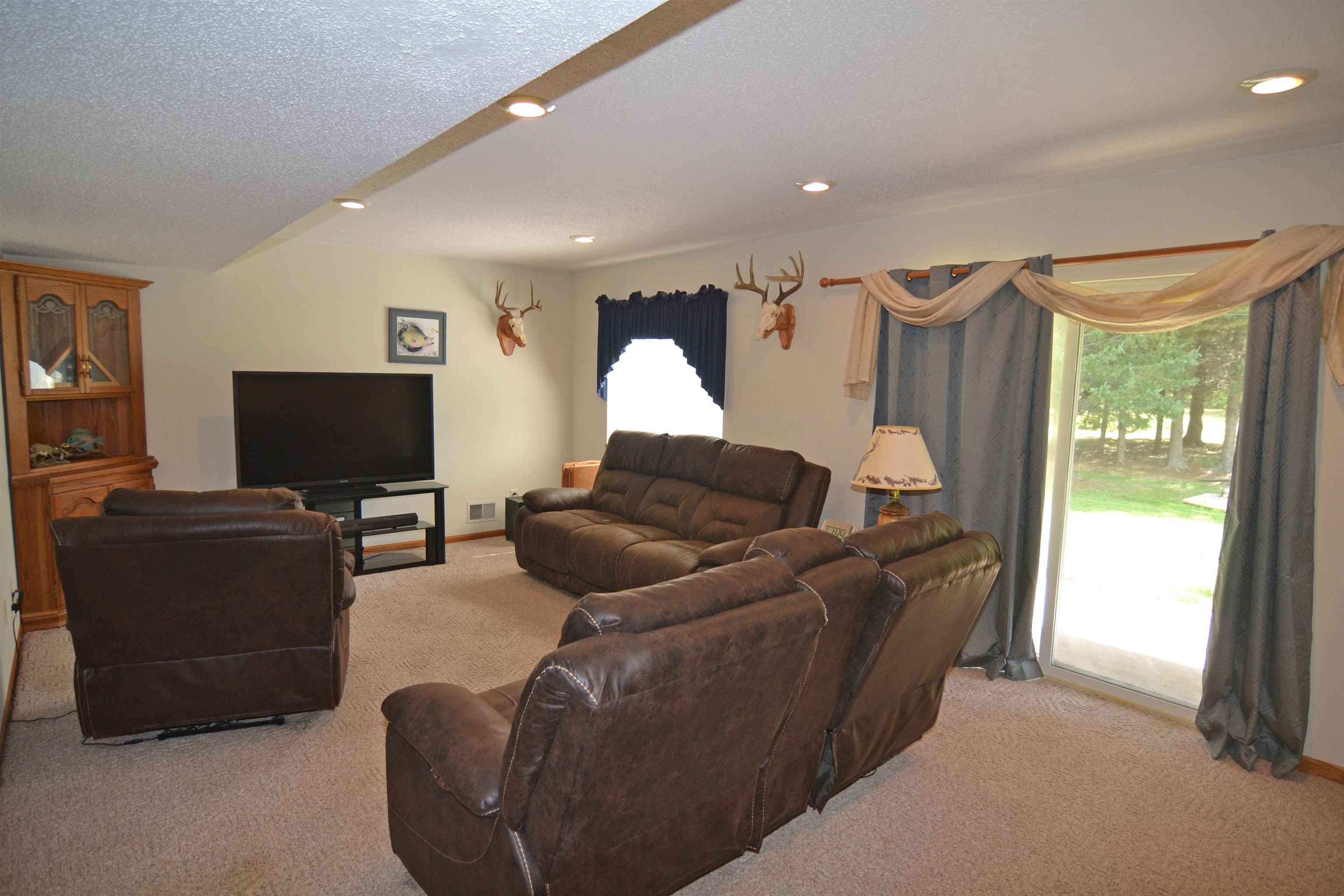 1847 MANATEE DRIVE, Kronenwetter, Wisconsin 54455, 4 Bedrooms Bedrooms, ,2 BathroomsBathrooms,Residential,For Sale,1847 MANATEE DRIVE,22605209