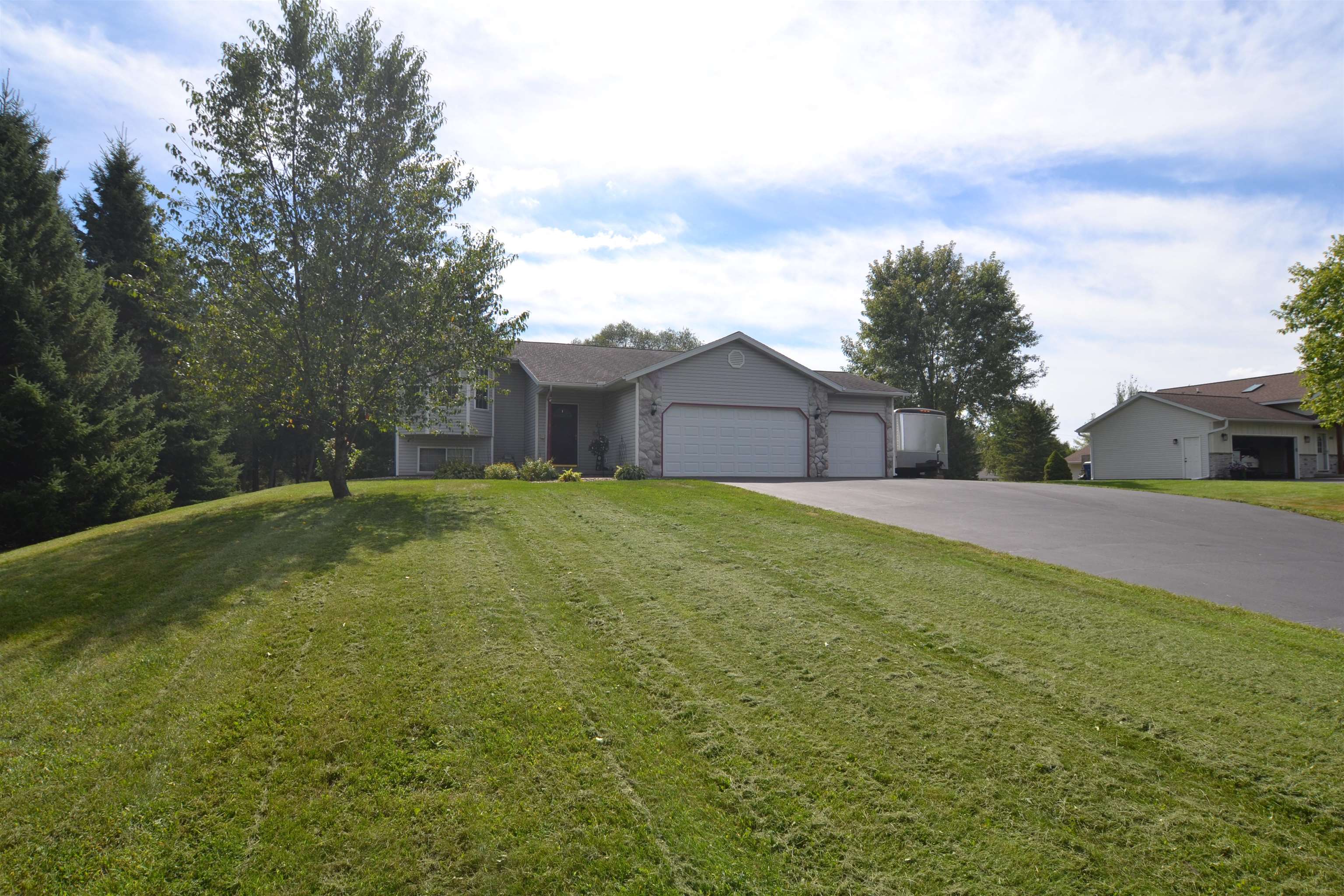 1847 MANATEE DRIVE, Kronenwetter, Wisconsin 54455, 4 Bedrooms Bedrooms, ,2 BathroomsBathrooms,Residential,For Sale,1847 MANATEE DRIVE,22605209