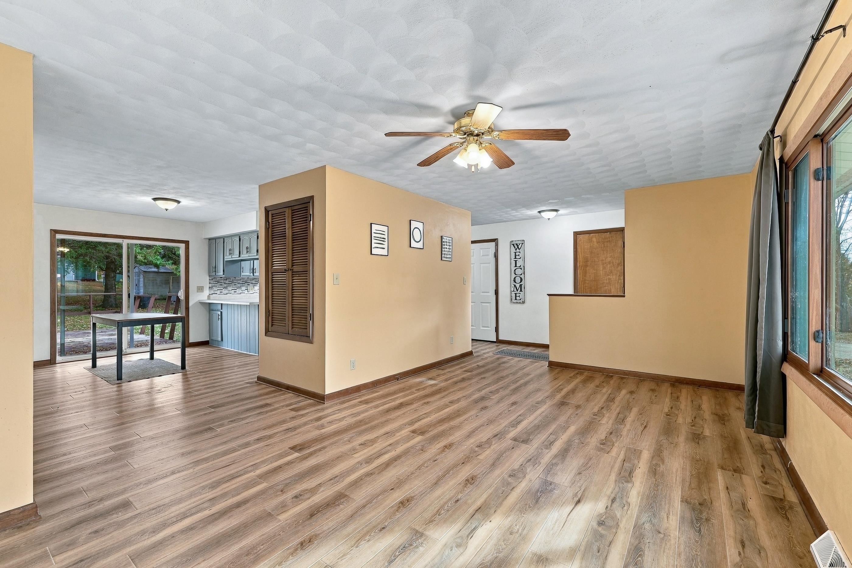 903 HOLLYWOOD DRIVE, Merrill, Wisconsin 54452, 2 Bedrooms Bedrooms, ,2 BathroomsBathrooms,Residential,For Sale,903 HOLLYWOOD DRIVE,22605213