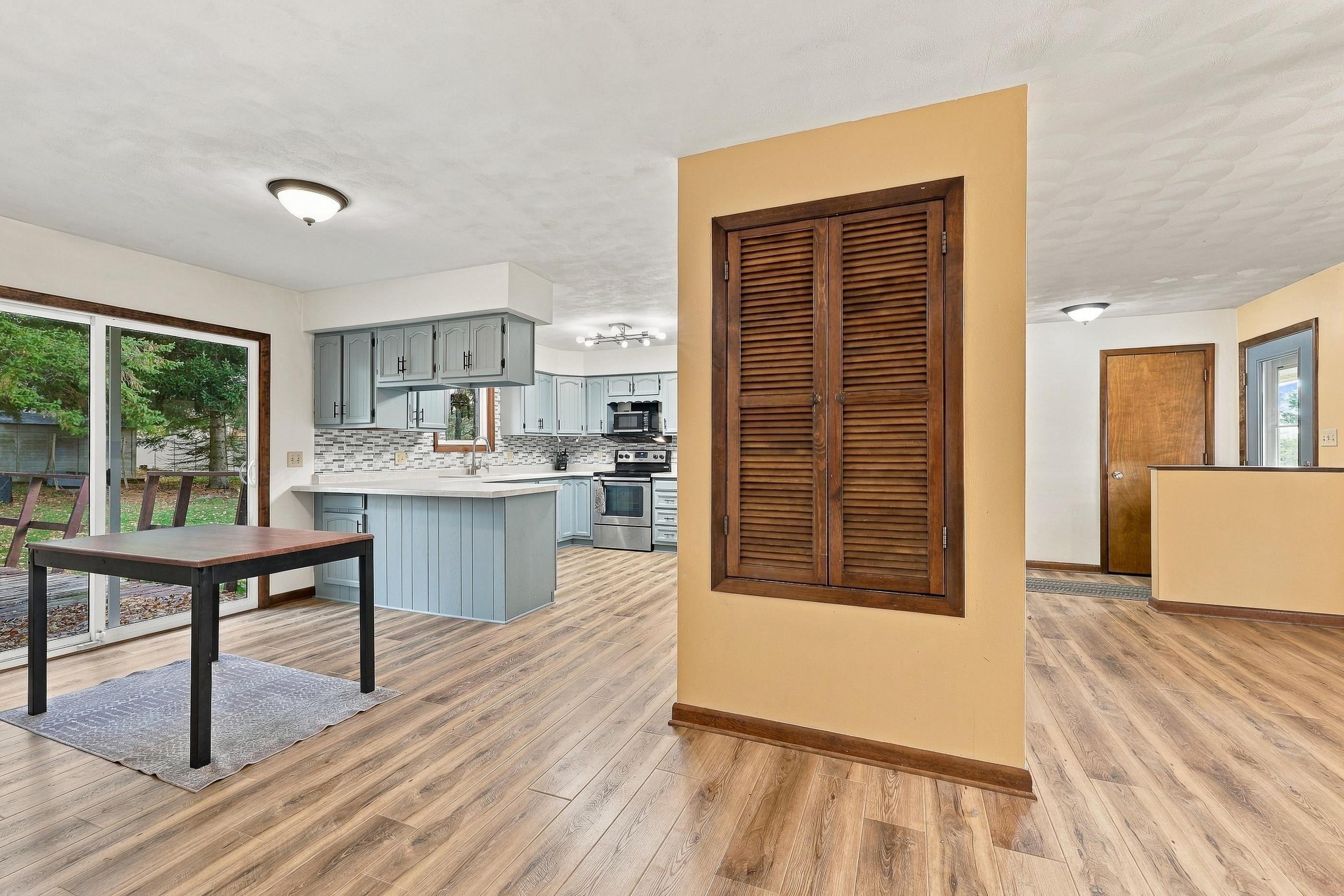 903 HOLLYWOOD DRIVE, Merrill, Wisconsin 54452, 2 Bedrooms Bedrooms, ,2 BathroomsBathrooms,Residential,For Sale,903 HOLLYWOOD DRIVE,22605213