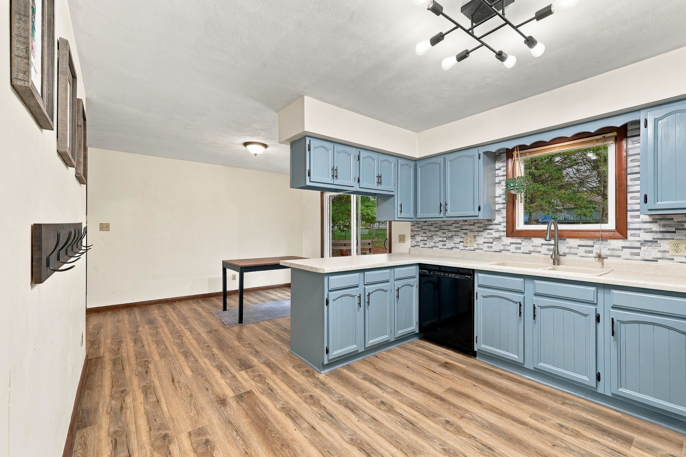 903 HOLLYWOOD DRIVE, Merrill, Wisconsin 54452, 2 Bedrooms Bedrooms, ,2 BathroomsBathrooms,Residential,For Sale,903 HOLLYWOOD DRIVE,22605213