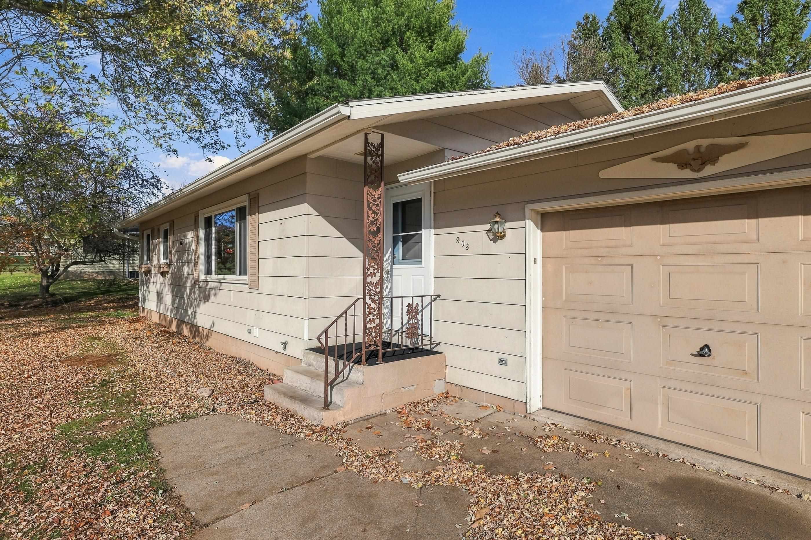 903 HOLLYWOOD DRIVE, Merrill, Wisconsin 54452, 2 Bedrooms Bedrooms, ,2 BathroomsBathrooms,Residential,For Sale,903 HOLLYWOOD DRIVE,22605213