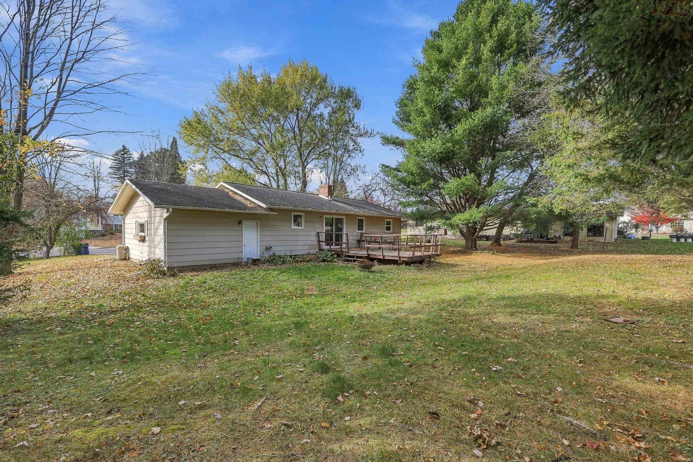 903 HOLLYWOOD DRIVE, Merrill, Wisconsin 54452, 2 Bedrooms Bedrooms, ,2 BathroomsBathrooms,Residential,For Sale,903 HOLLYWOOD DRIVE,22605213