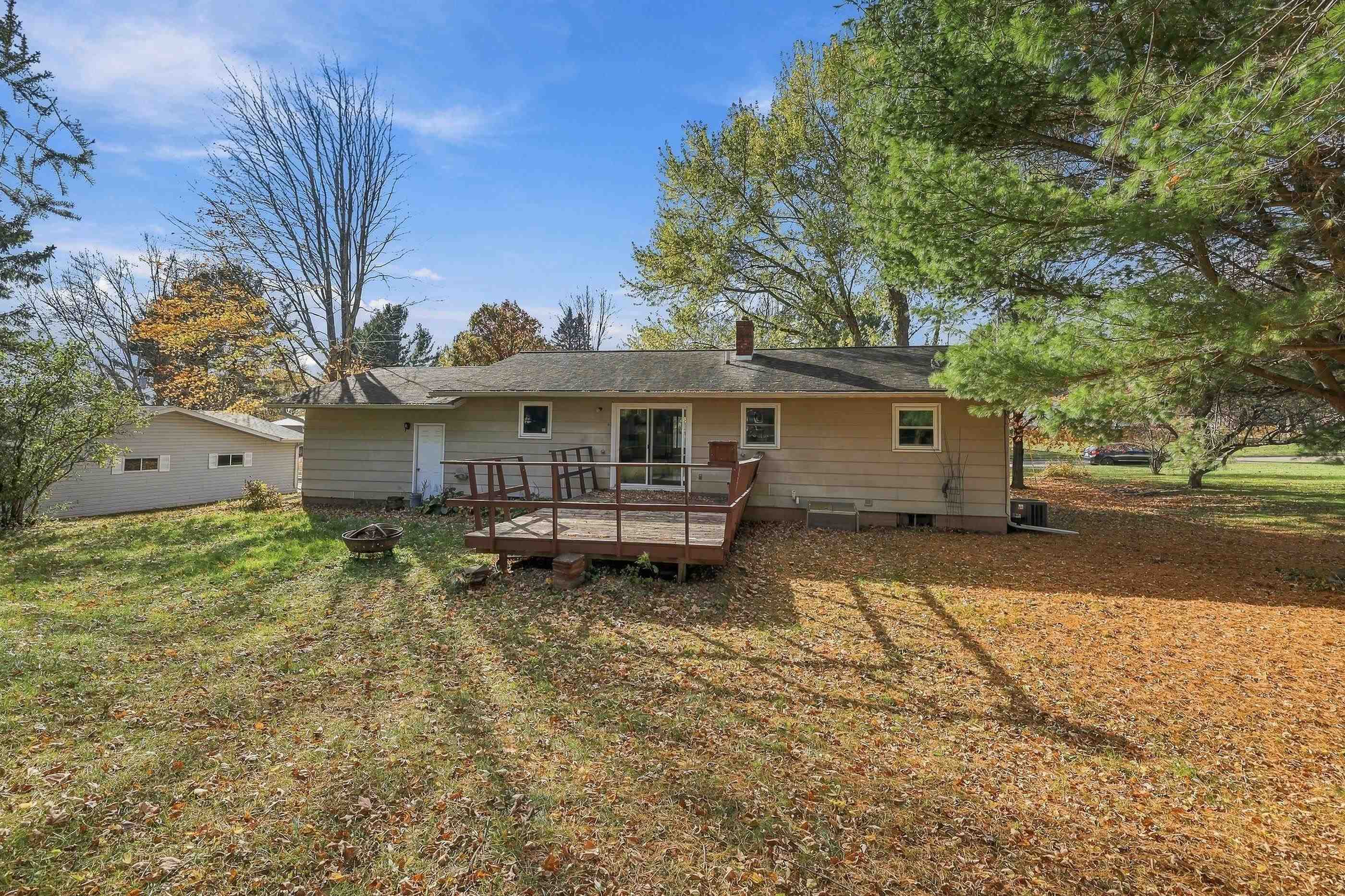 903 HOLLYWOOD DRIVE, Merrill, Wisconsin 54452, 2 Bedrooms Bedrooms, ,2 BathroomsBathrooms,Residential,For Sale,903 HOLLYWOOD DRIVE,22605213