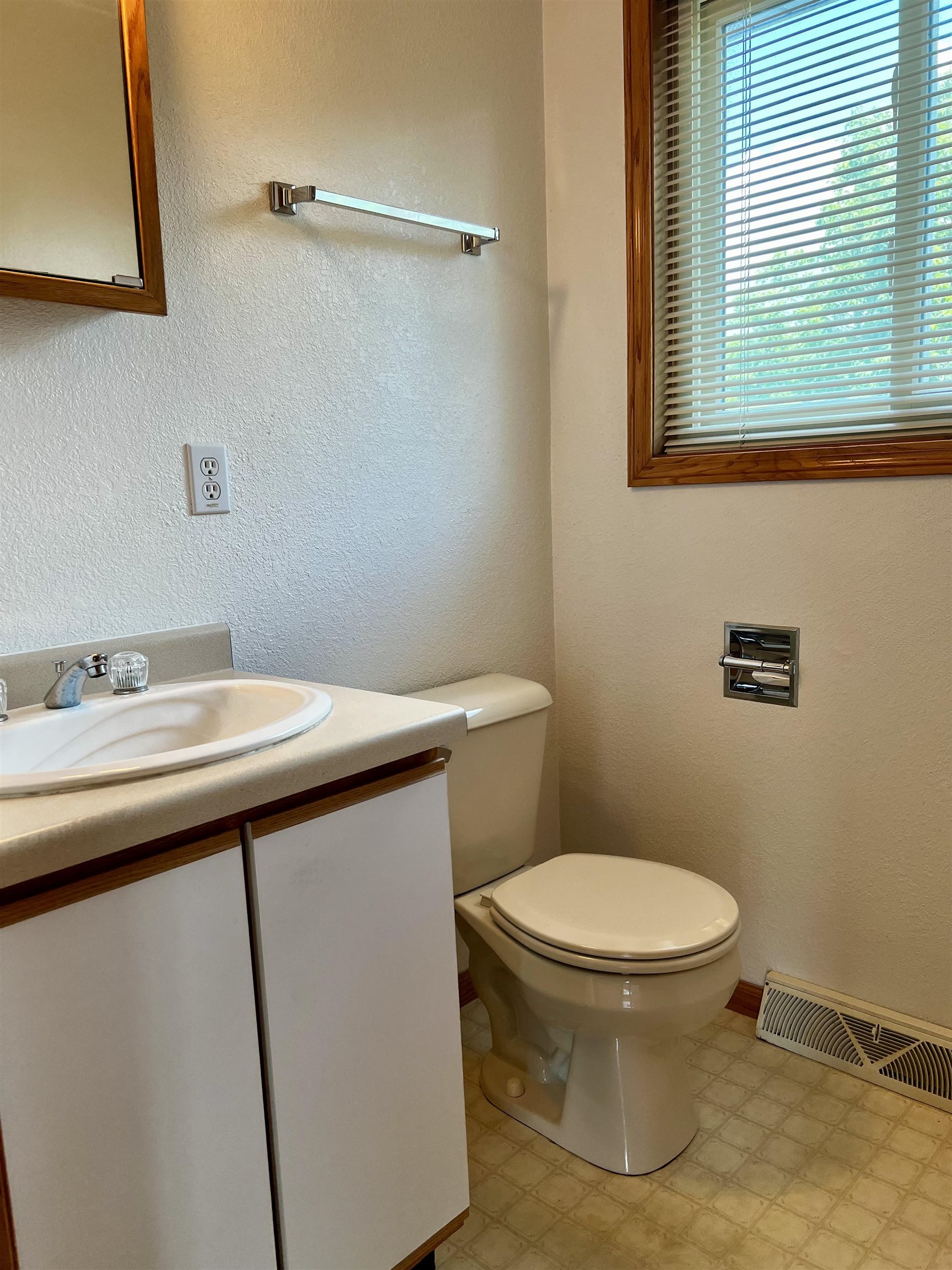 4306 E JELINEK AVENUE, Weston, Wisconsin 54476, 2 Bedrooms Bedrooms, ,2 BathroomsBathrooms,Residential,For Rent,4306 E JELINEK AVENUE,22605214