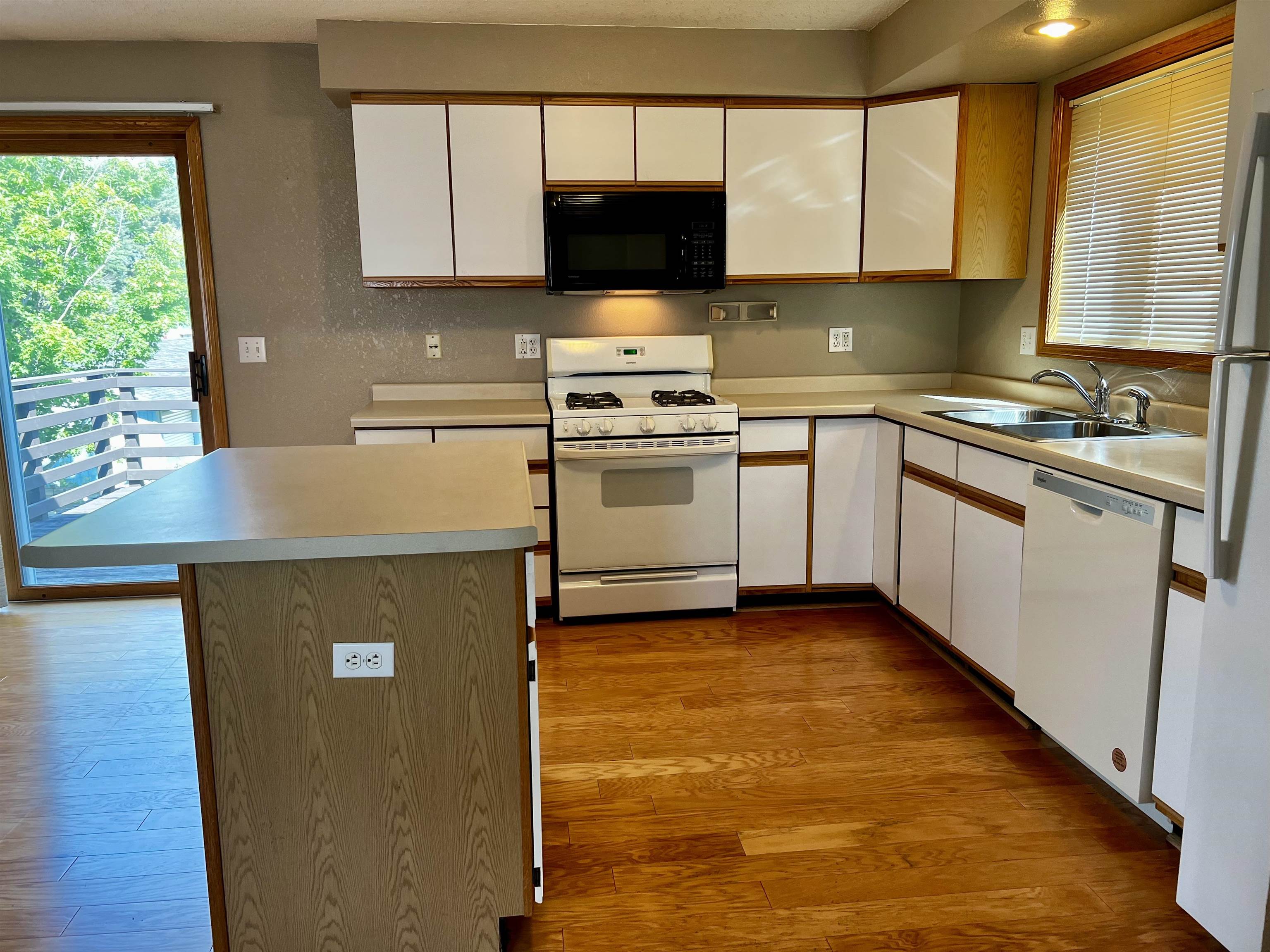 4306 E JELINEK AVENUE, Weston, Wisconsin 54476, 2 Bedrooms Bedrooms, ,2 BathroomsBathrooms,Residential,For Rent,4306 E JELINEK AVENUE,22605214