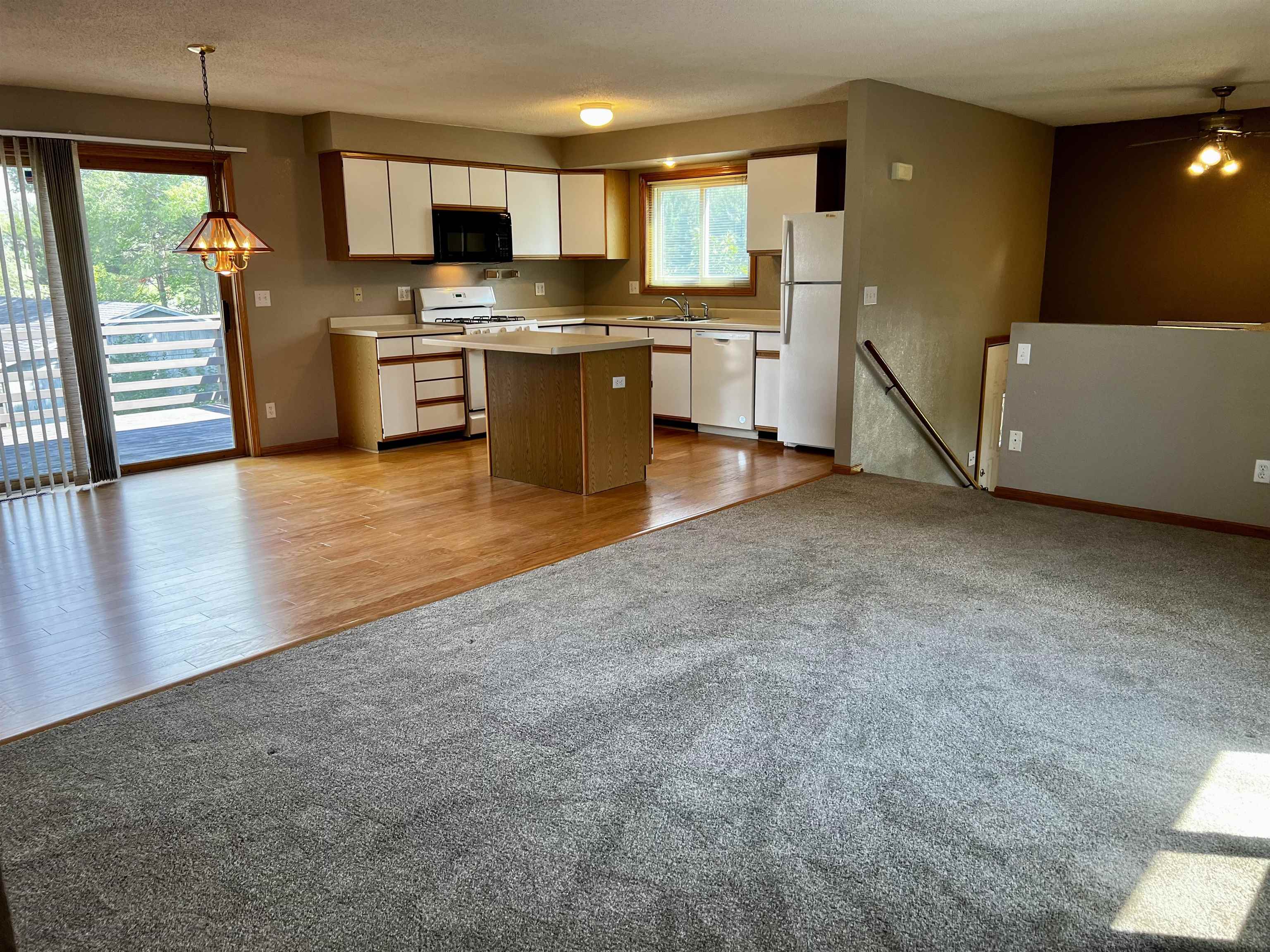 4306 E JELINEK AVENUE, Weston, Wisconsin 54476, 2 Bedrooms Bedrooms, ,2 BathroomsBathrooms,Residential,For Rent,4306 E JELINEK AVENUE,22605214
