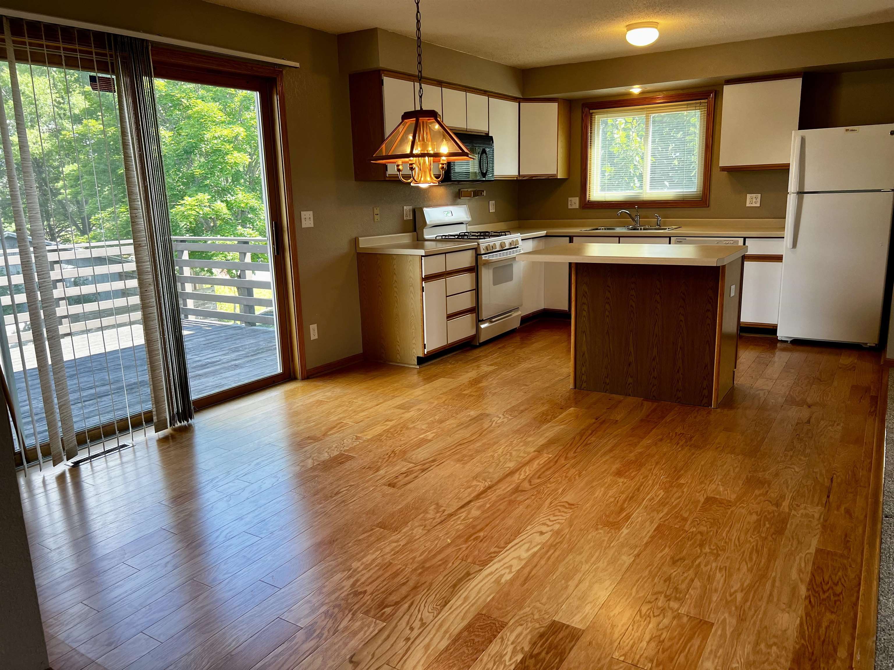 4306 E JELINEK AVENUE, Weston, Wisconsin 54476, 2 Bedrooms Bedrooms, ,2 BathroomsBathrooms,Residential,For Rent,4306 E JELINEK AVENUE,22605214
