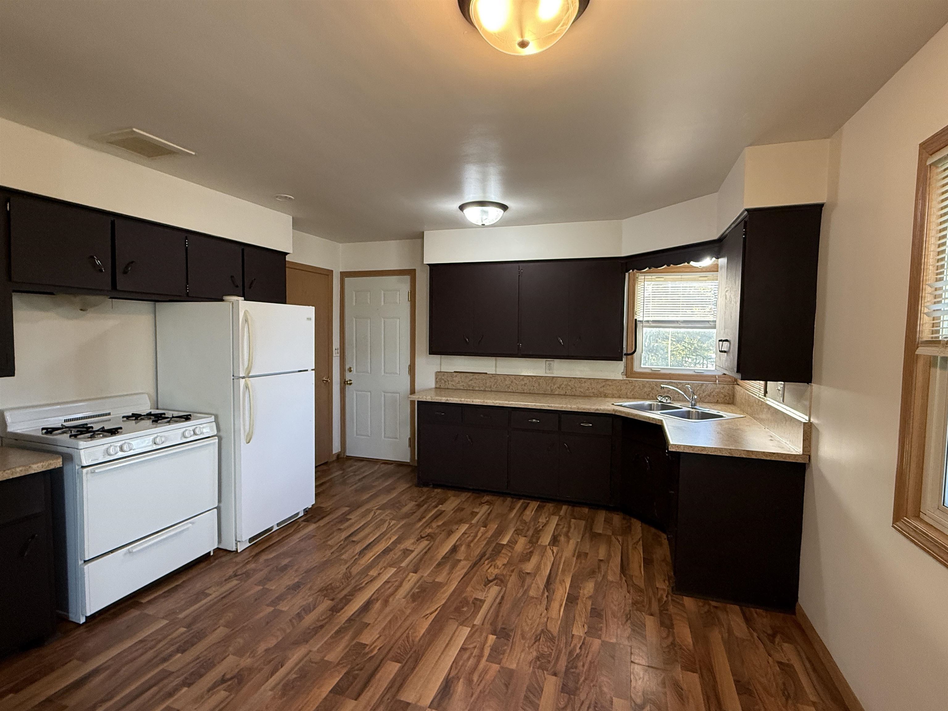 3712 WESTON AVENUE, Weston, Wisconsin 54476, 2 Bedrooms Bedrooms, ,1 BathroomBathrooms,Residential,For Sale,3712 WESTON AVENUE,22605215