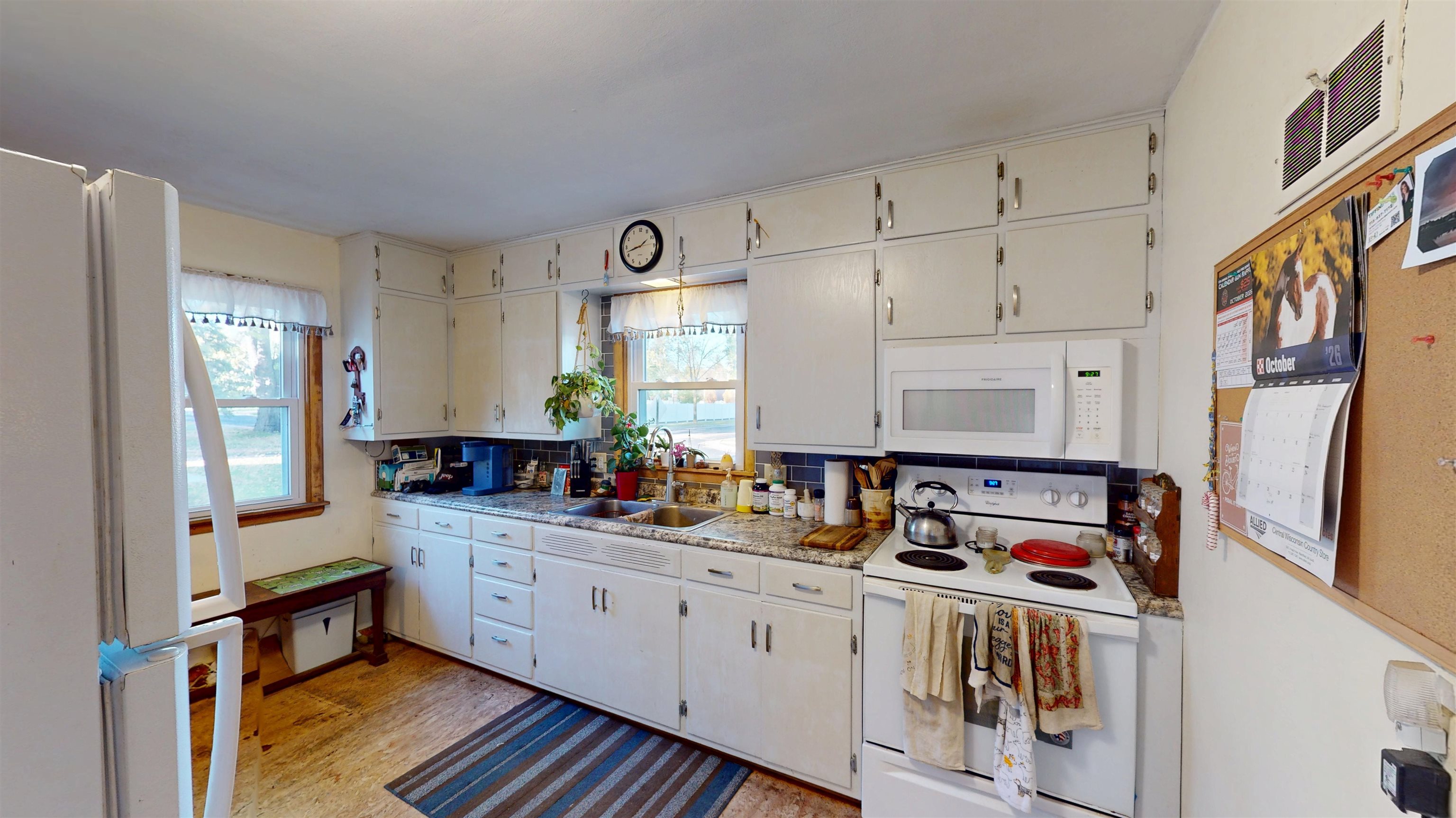 901 N MAPLE AVENUE, Marshfield, Wisconsin 54449, 3 Bedrooms Bedrooms, ,1 BathroomBathrooms,Residential,For Sale,901 N MAPLE AVENUE,22605222