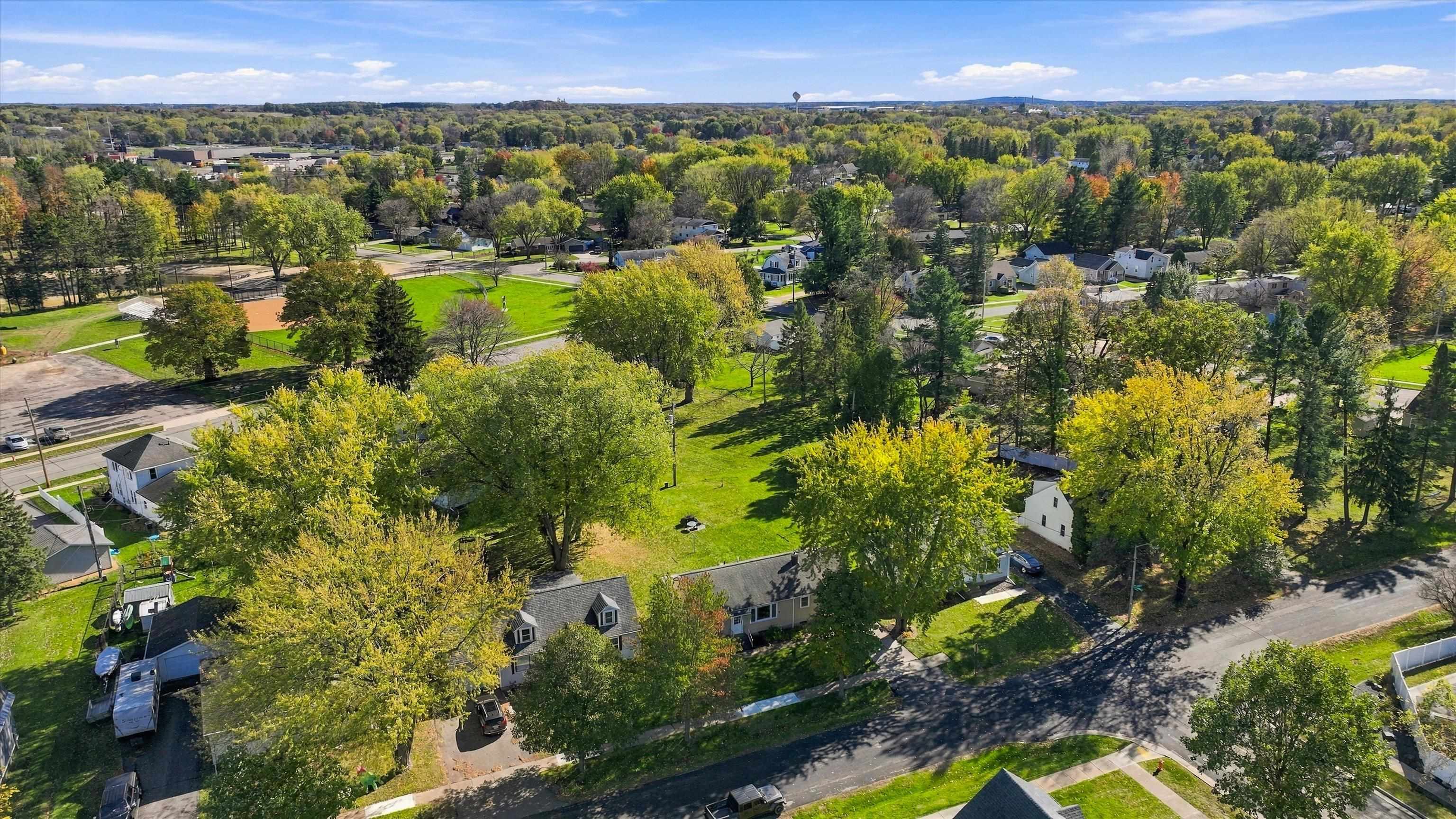 901 N MAPLE AVENUE, Marshfield, Wisconsin 54449, 3 Bedrooms Bedrooms, ,1 BathroomBathrooms,Residential,For Sale,901 N MAPLE AVENUE,22605222