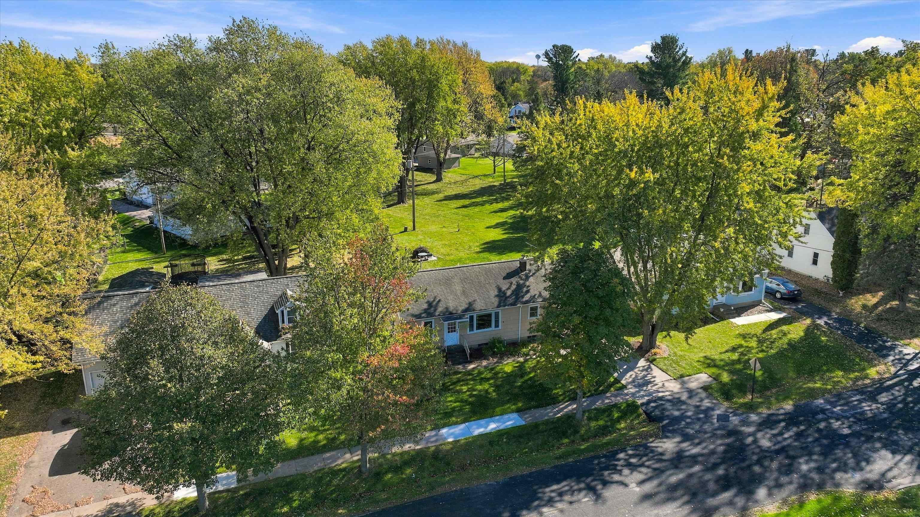 901 N MAPLE AVENUE, Marshfield, Wisconsin 54449, 3 Bedrooms Bedrooms, ,1 BathroomBathrooms,Residential,For Sale,901 N MAPLE AVENUE,22605222