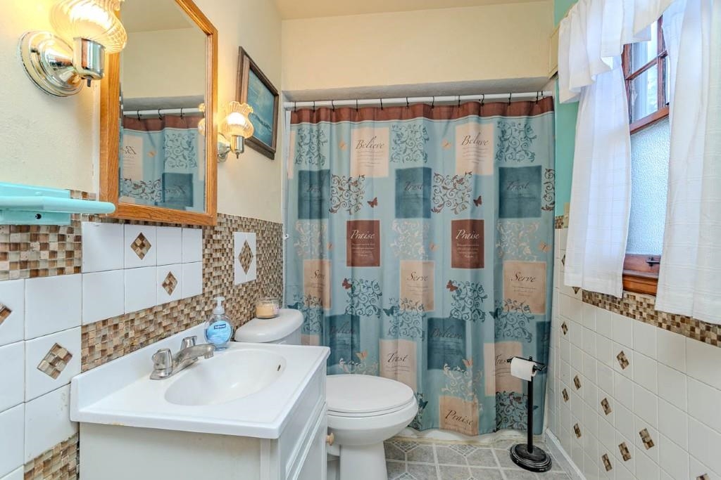 2008 N 8TH STREET, Wausau, Wisconsin 54403, 3 Bedrooms Bedrooms, ,1 BathroomBathrooms,Residential,For Sale,2008 N 8TH STREET,22605230
