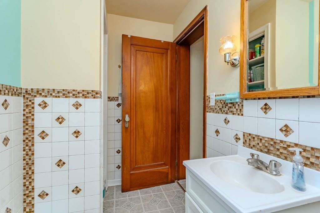 2008 N 8TH STREET, Wausau, Wisconsin 54403, 3 Bedrooms Bedrooms, ,1 BathroomBathrooms,Residential,For Sale,2008 N 8TH STREET,22605230
