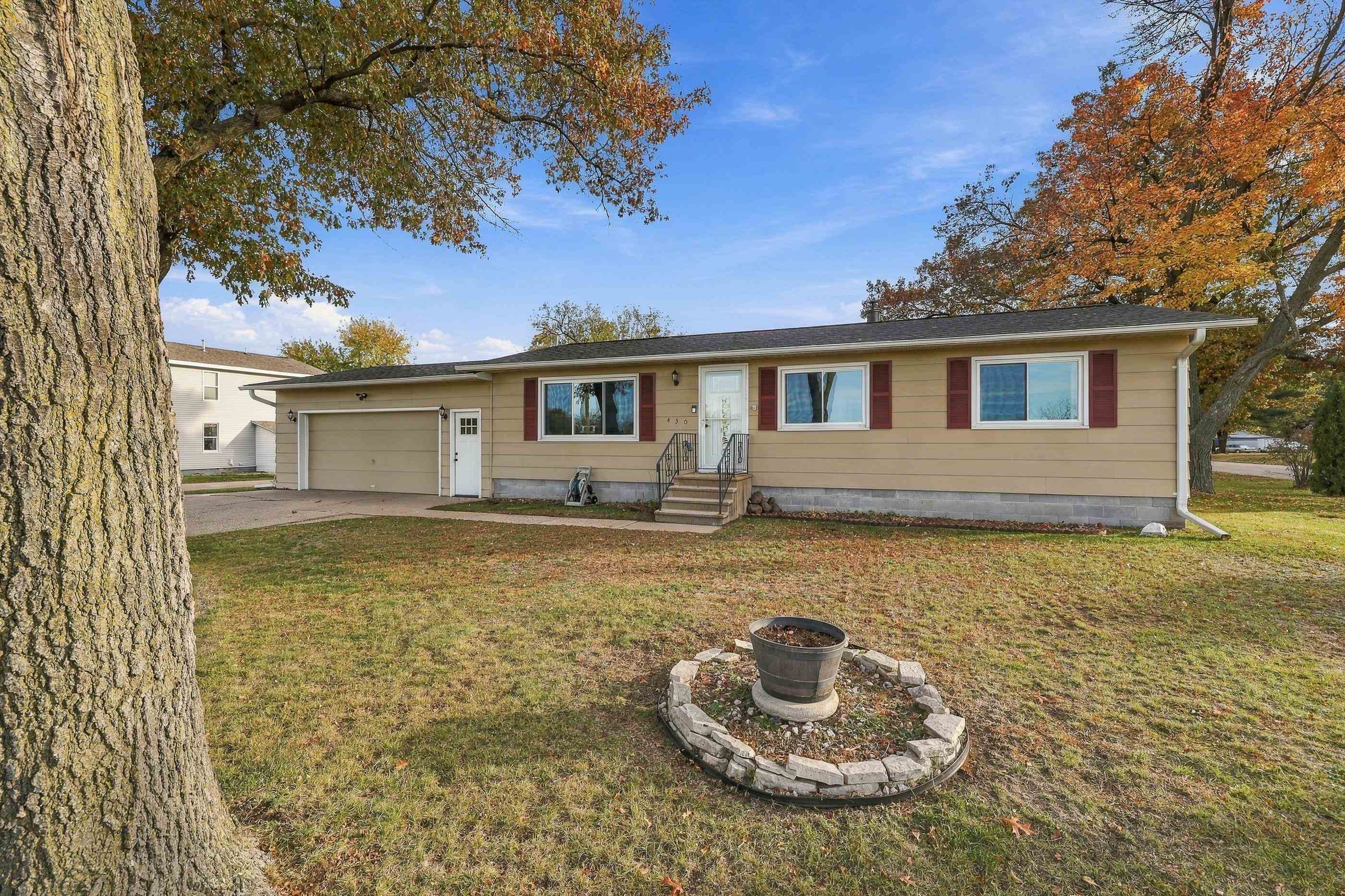 430 DALY AVENUE, Wisconsin Rapids, Wisconsin 54494, 3 Bedrooms Bedrooms, ,1 BathroomBathrooms,Residential,For Sale,430 DALY AVENUE,22605233