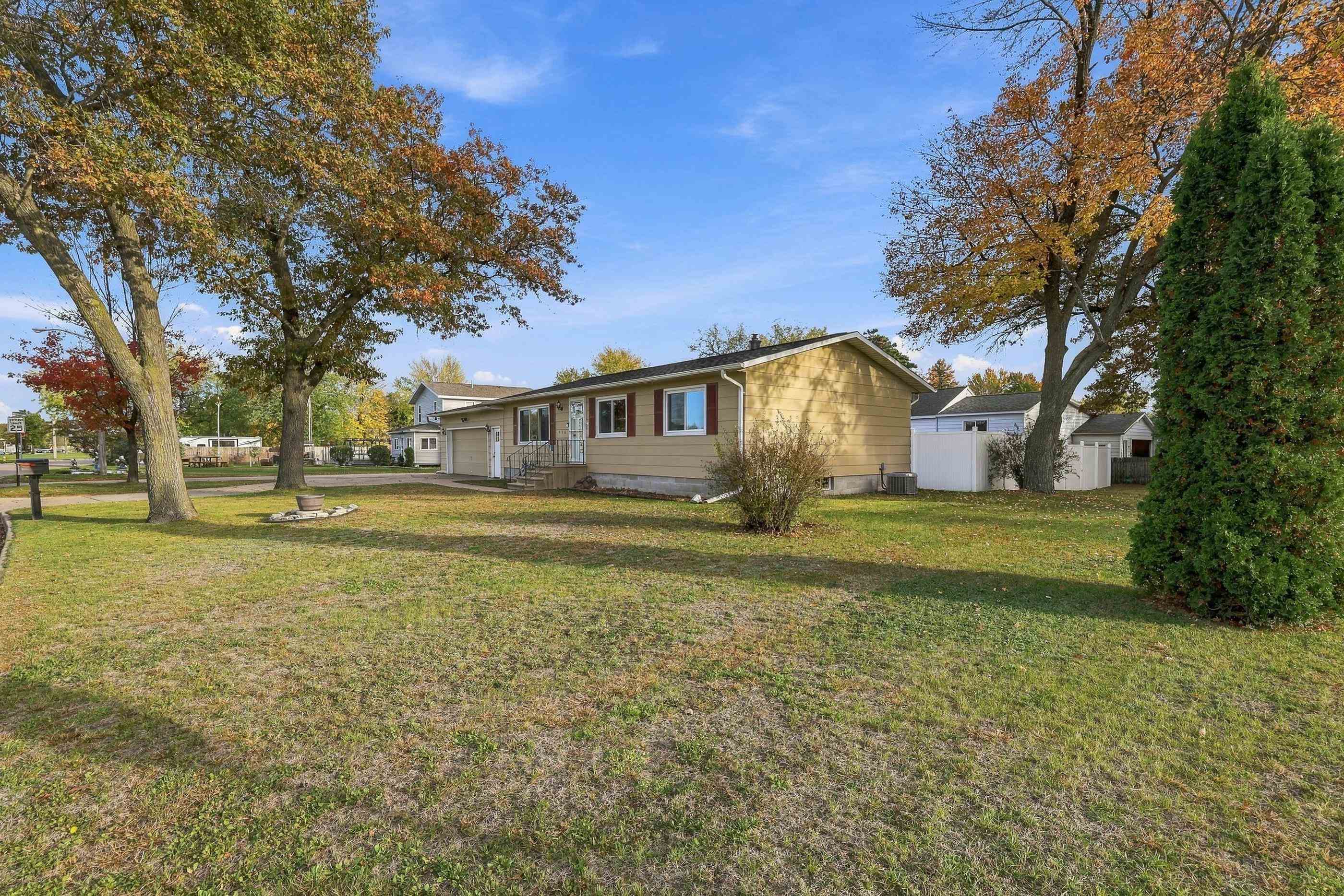 430 DALY AVENUE, Wisconsin Rapids, Wisconsin 54494, 3 Bedrooms Bedrooms, ,1 BathroomBathrooms,Residential,For Sale,430 DALY AVENUE,22605233