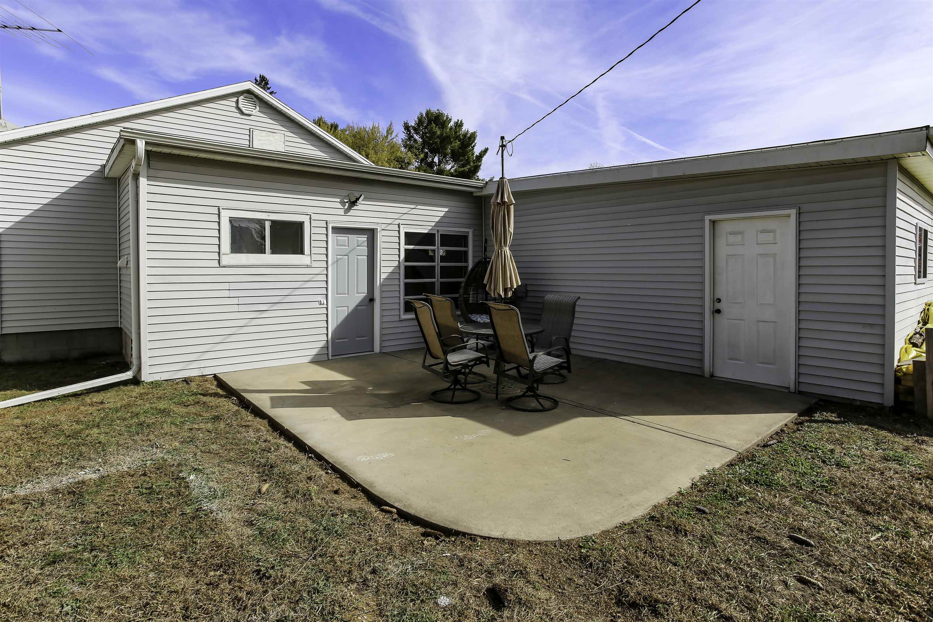 2516 WARNER STREET, Stevens Point, Wisconsin 54481, 2 Bedrooms Bedrooms, ,1 BathroomBathrooms,Residential,For Sale,2516 WARNER STREET,22605245