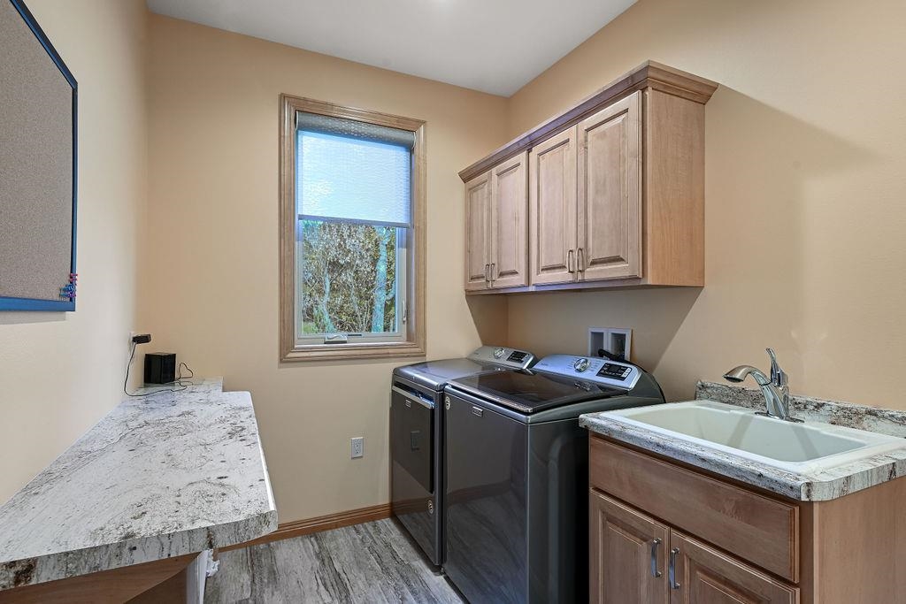 10053 PINE TREE TRAIL, Amherst Junction, Wisconsin 54407, 4 Bedrooms Bedrooms, ,3 BathroomsBathrooms,Residential,For Sale,10053 PINE TREE TRAIL,22605246