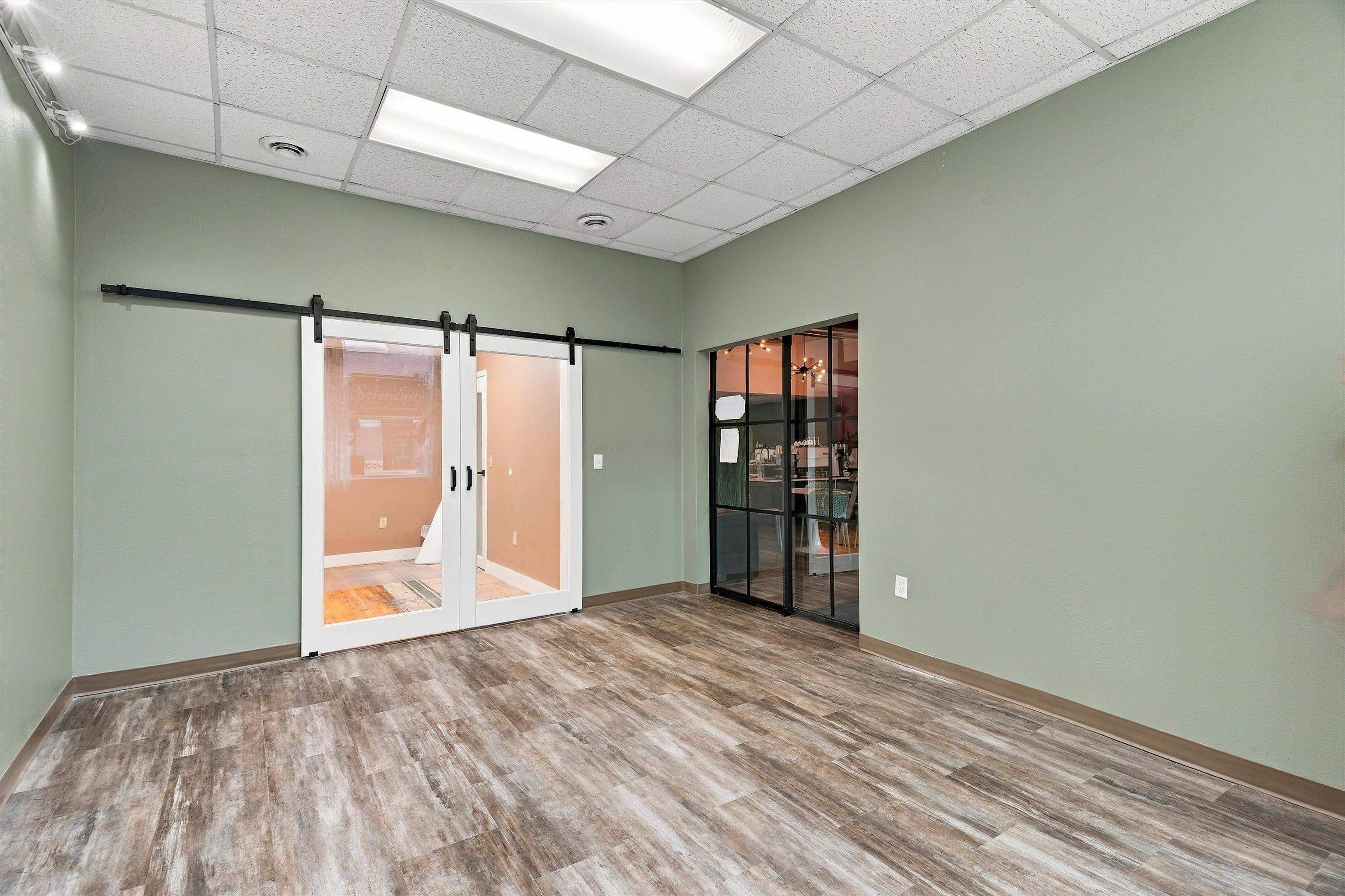 209 S CENTRAL AVENUE, Marshfield, Wisconsin 54449, ,Commercial/industrial,For Sale,209 S CENTRAL AVENUE,22605258