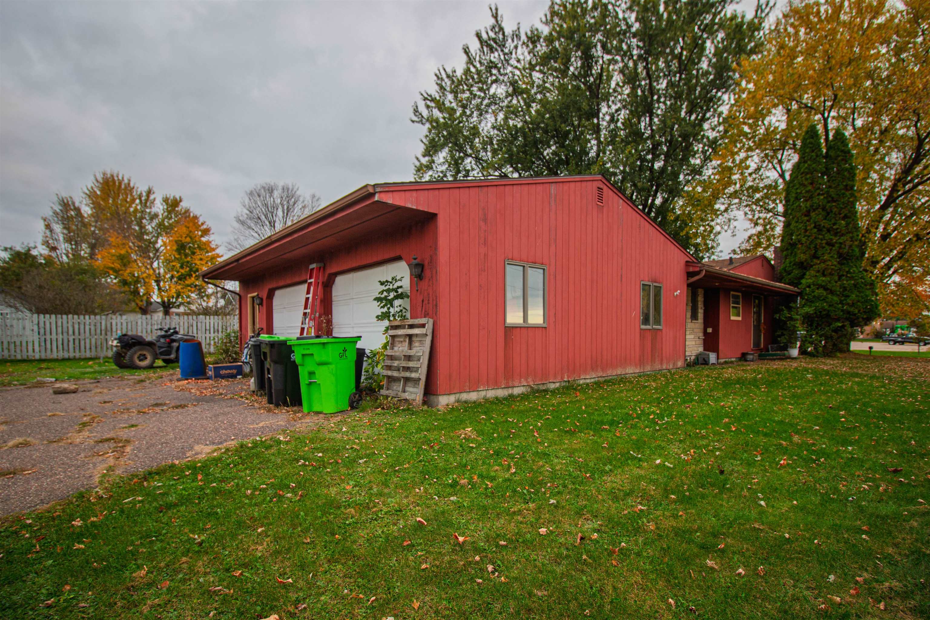 325 SUNSET PLACE, Neillsville, Wisconsin 54456, 3 Bedrooms Bedrooms, ,2 BathroomsBathrooms,Residential,For Sale,325 SUNSET PLACE,22605271