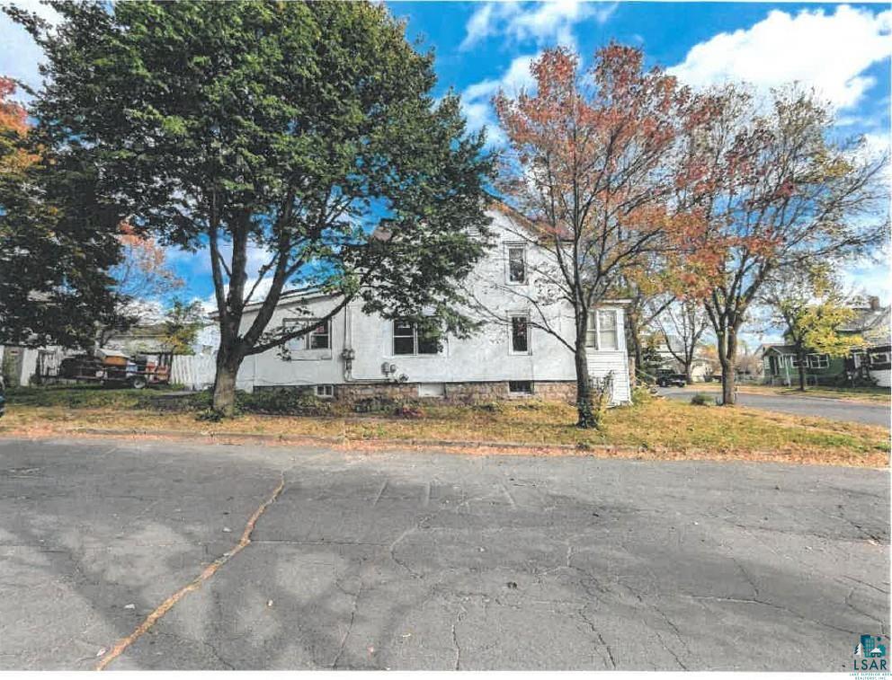 601 Hayes St, Eveleth, MN 55734 Listing Photo  2